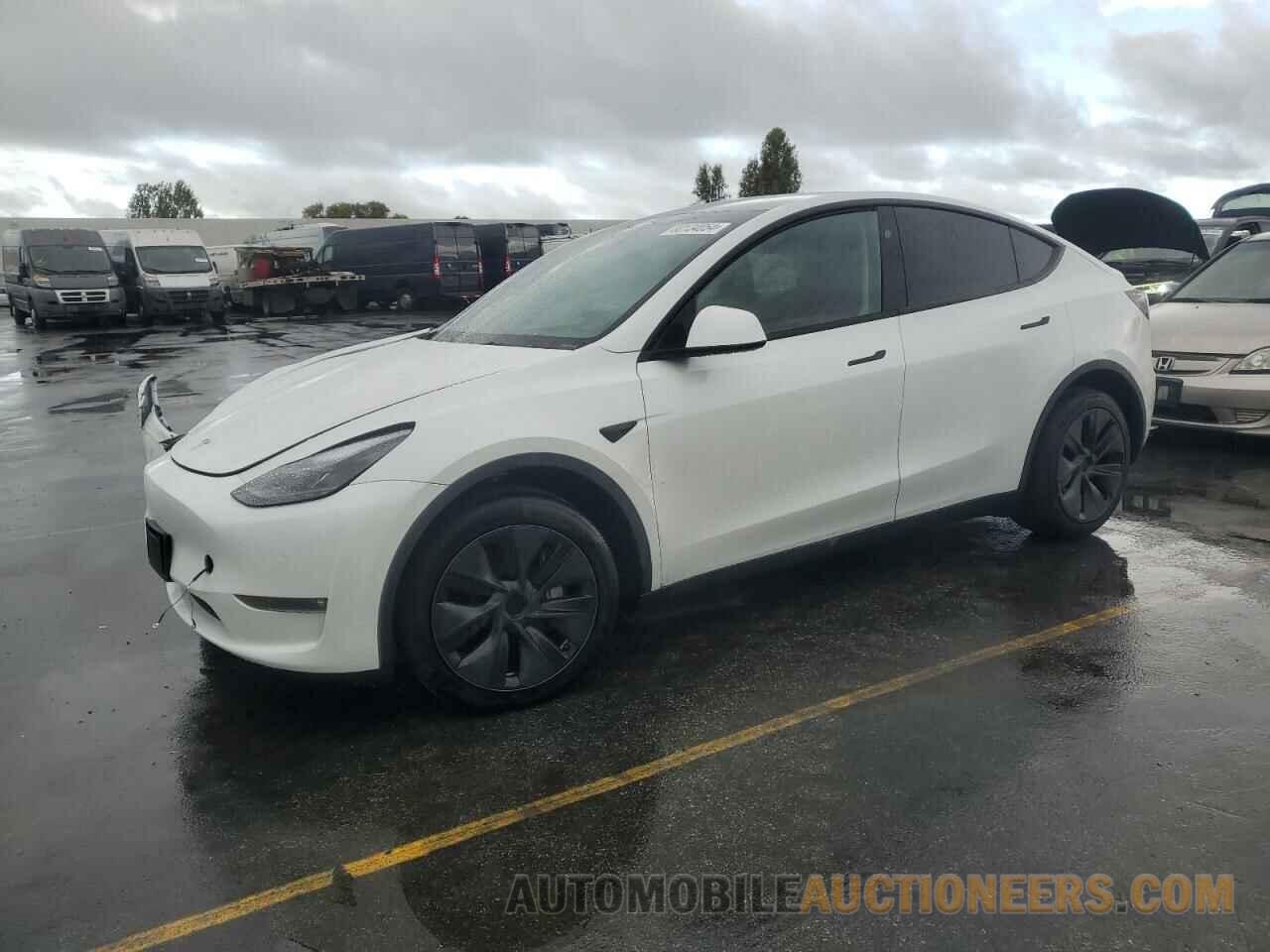 7SAYGAEE3RF127934 TESLA MODEL Y 2024