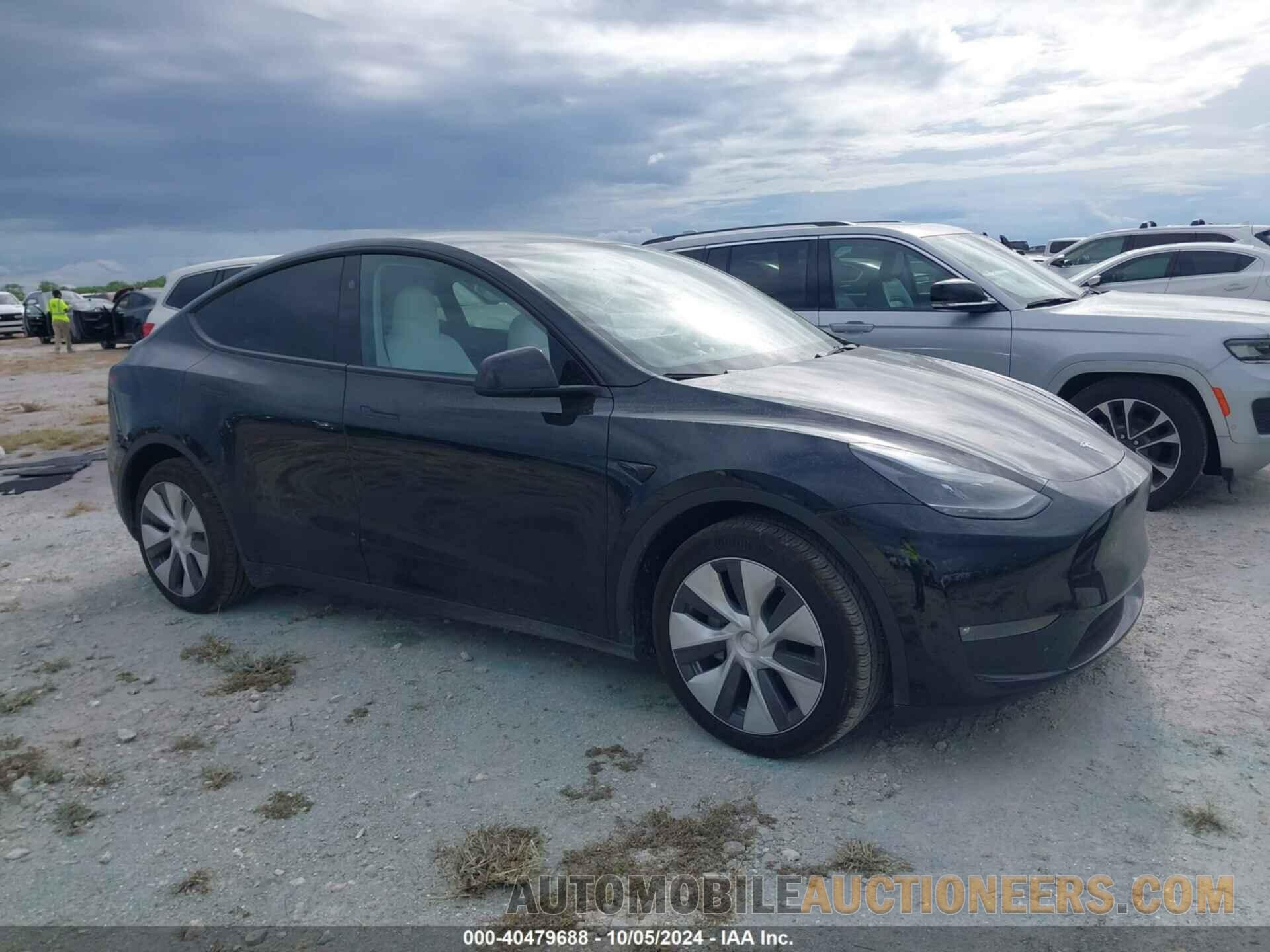 7SAYGAEE4RF037143 TESLA MODEL Y 2024