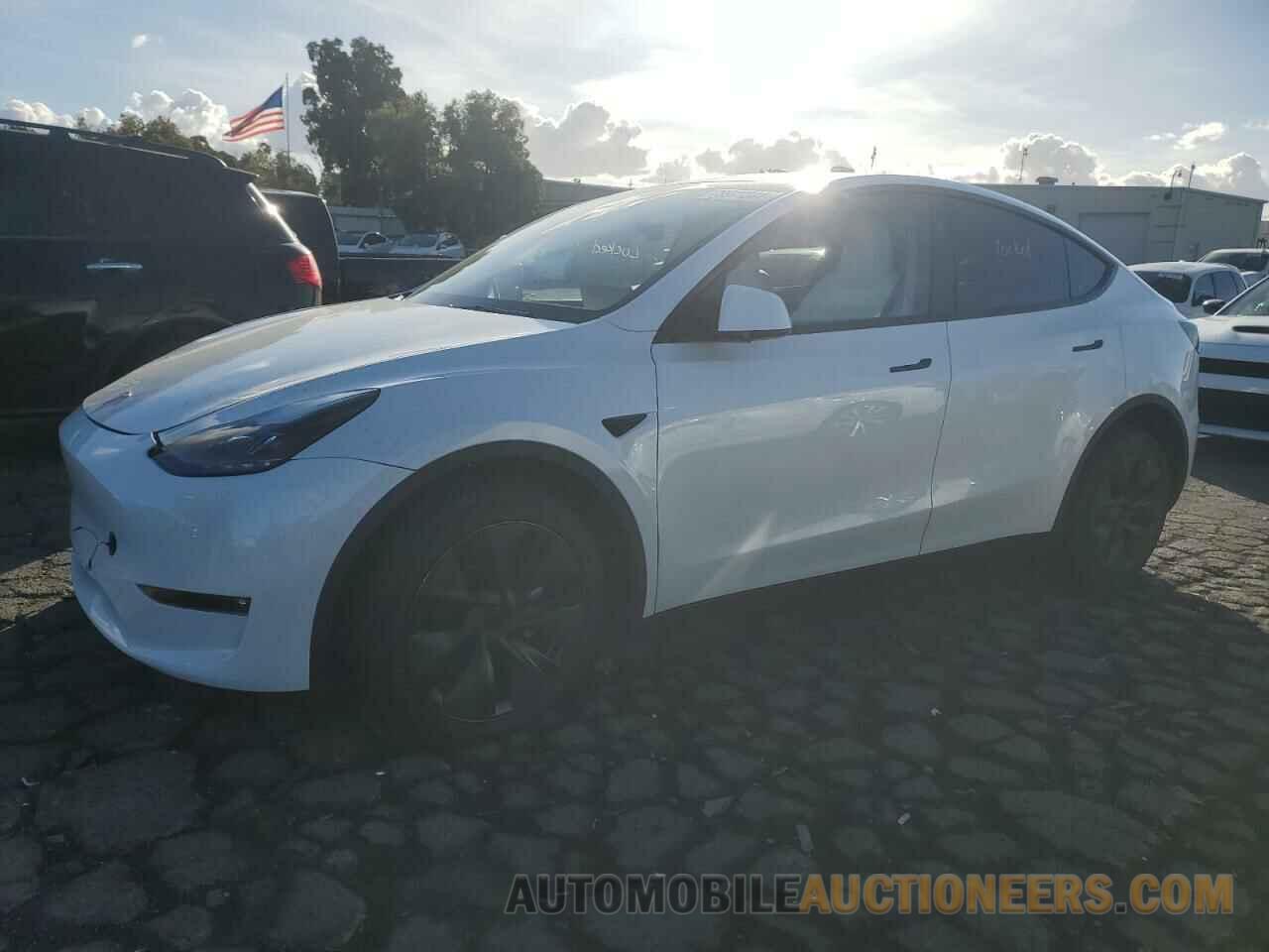 7SAYGAEE4RF123357 TESLA MODEL Y 2024