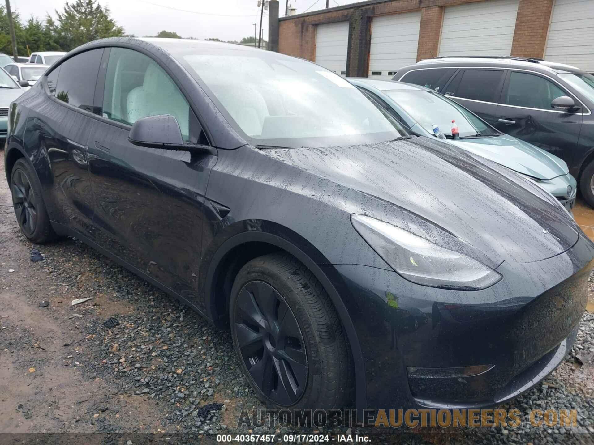 7SAYGAEE4RF157380 TESLA MODEL Y 2024