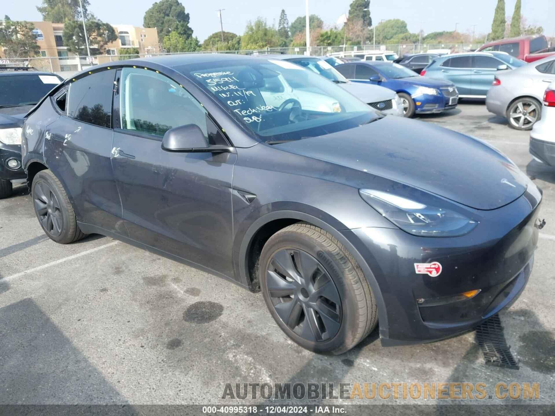 7SAYGAEE4RF190394 TESLA MODEL Y 2024