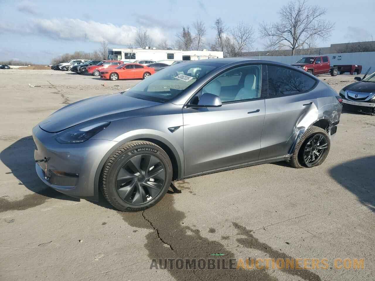 7SAYGAEE4RF210742 TESLA MODEL Y 2024