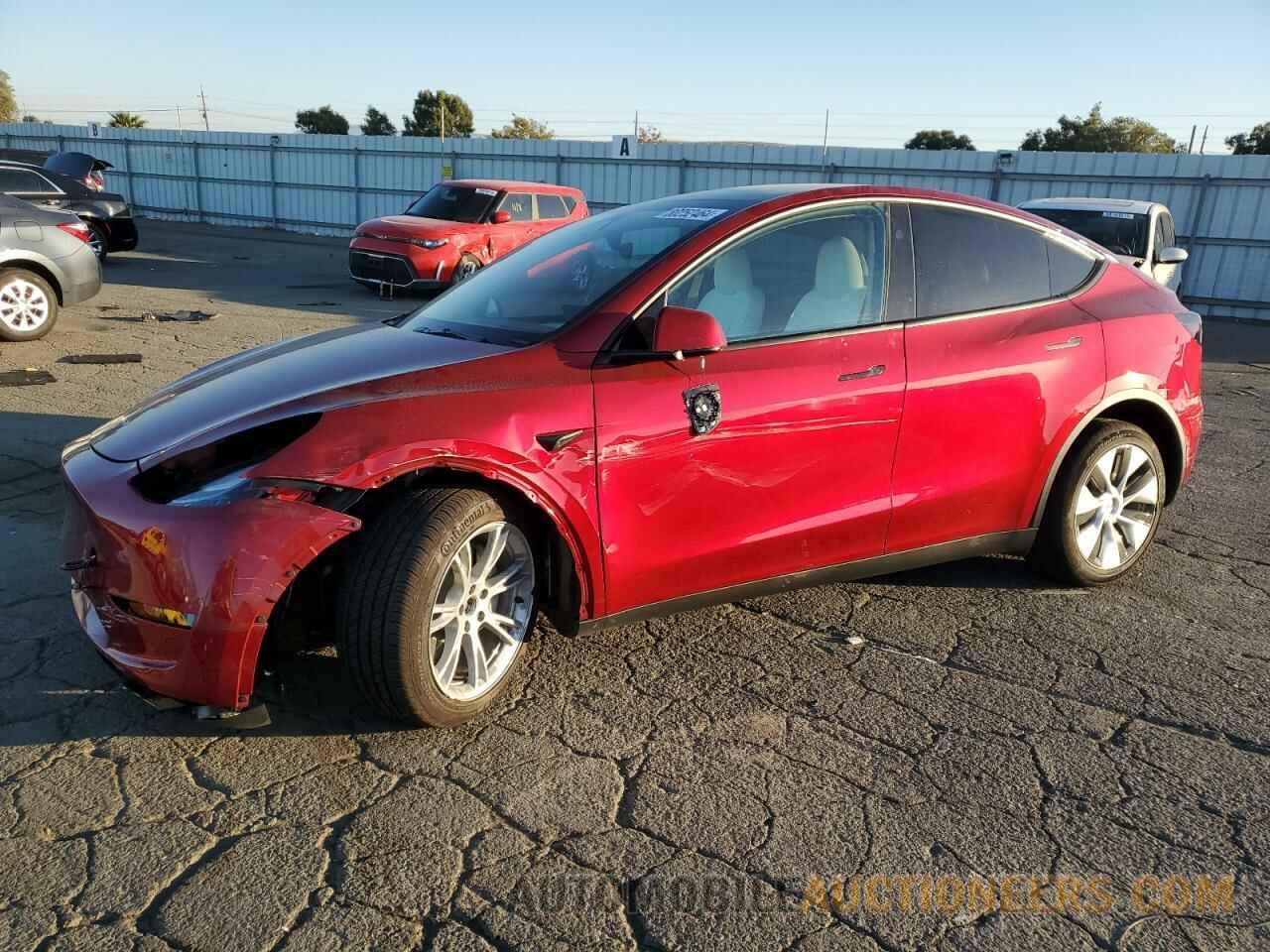 7SAYGAEE5RF068997 TESLA MODEL Y 2024