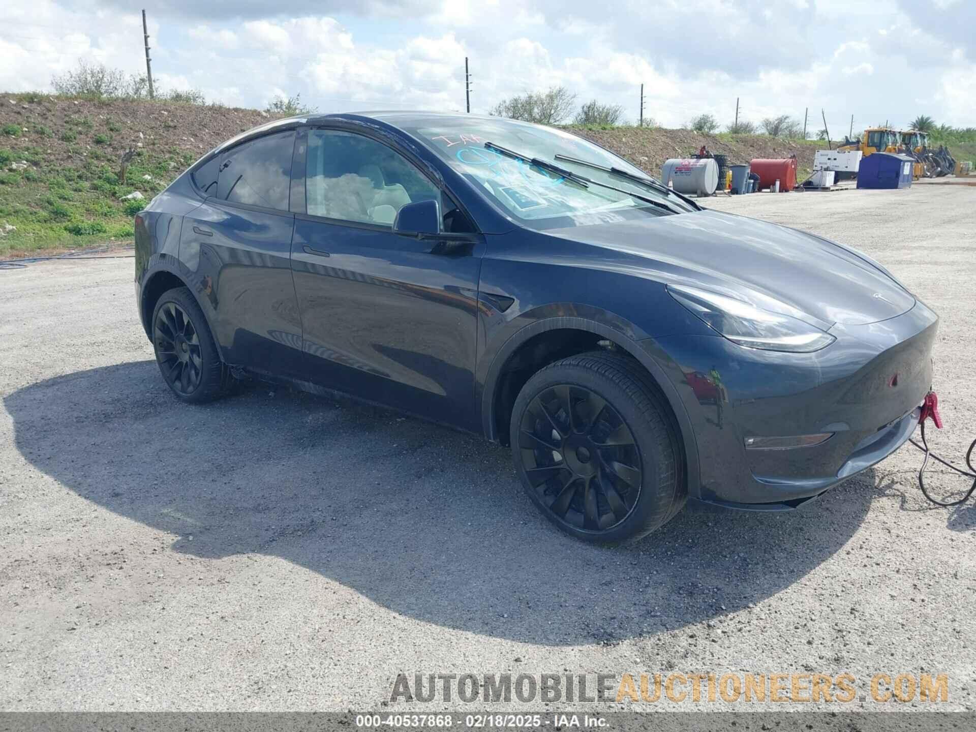 7SAYGAEE5RF074699 TESLA MODEL Y 2024