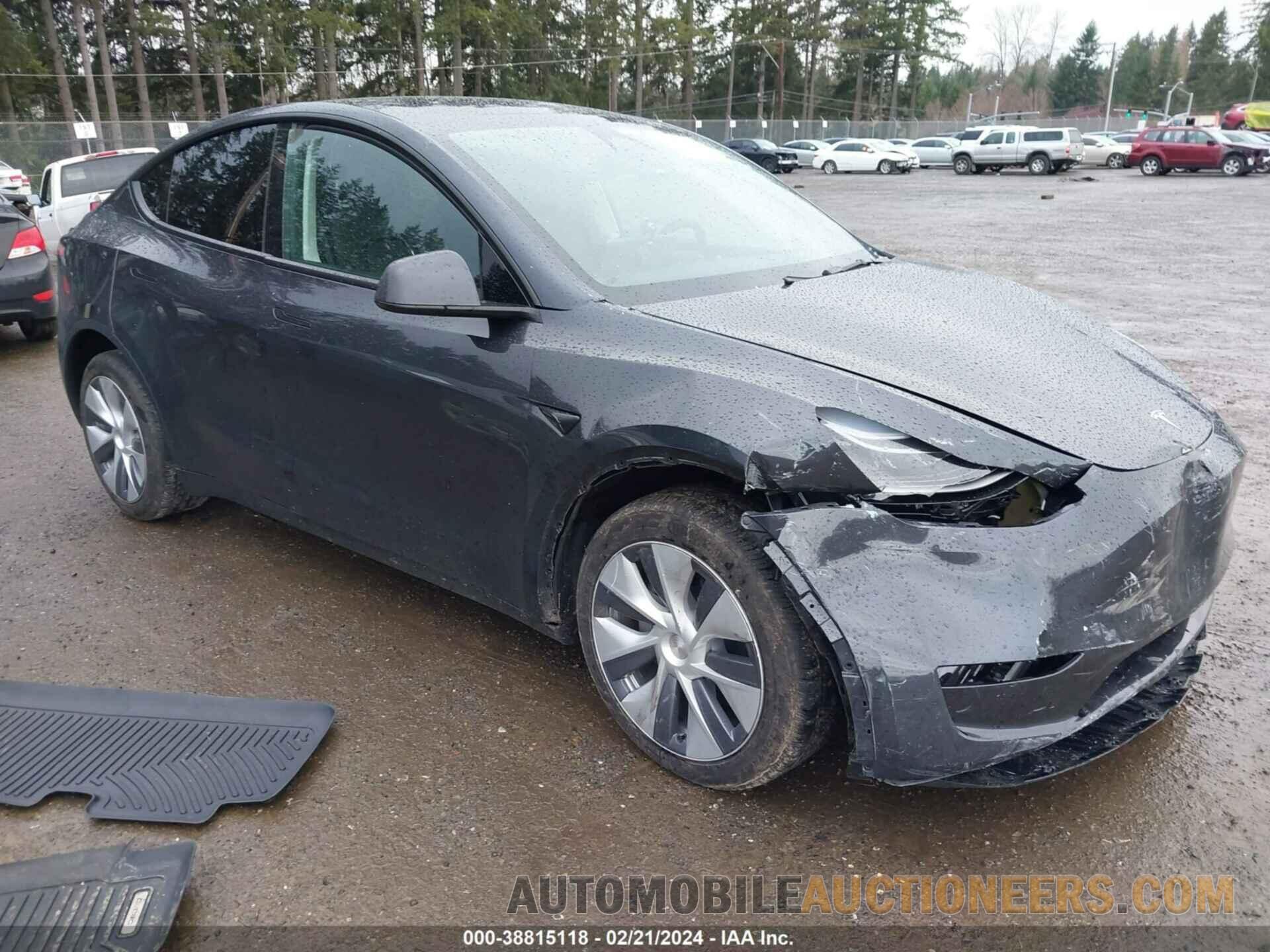 7SAYGAEE5RF988516 TESLA MODEL Y 2024