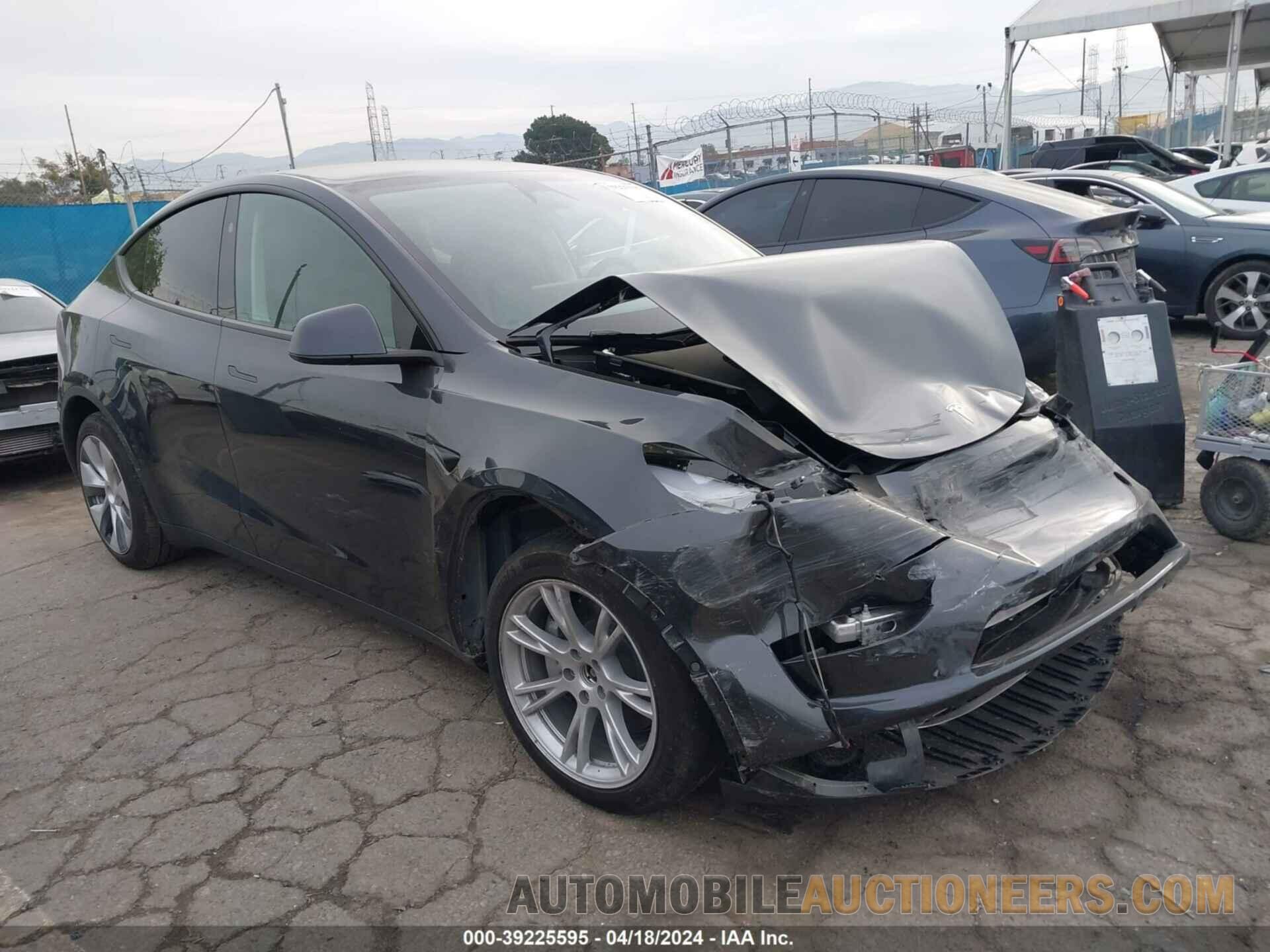 7SAYGAEE6RF032655 TESLA MODEL Y 2024