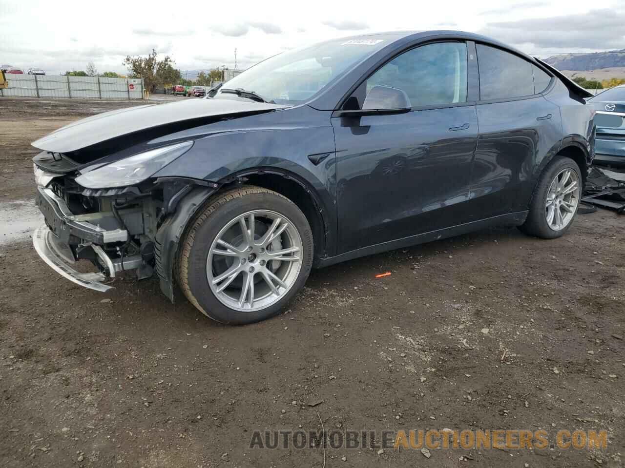 7SAYGAEE6RF037595 TESLA MODEL Y 2024