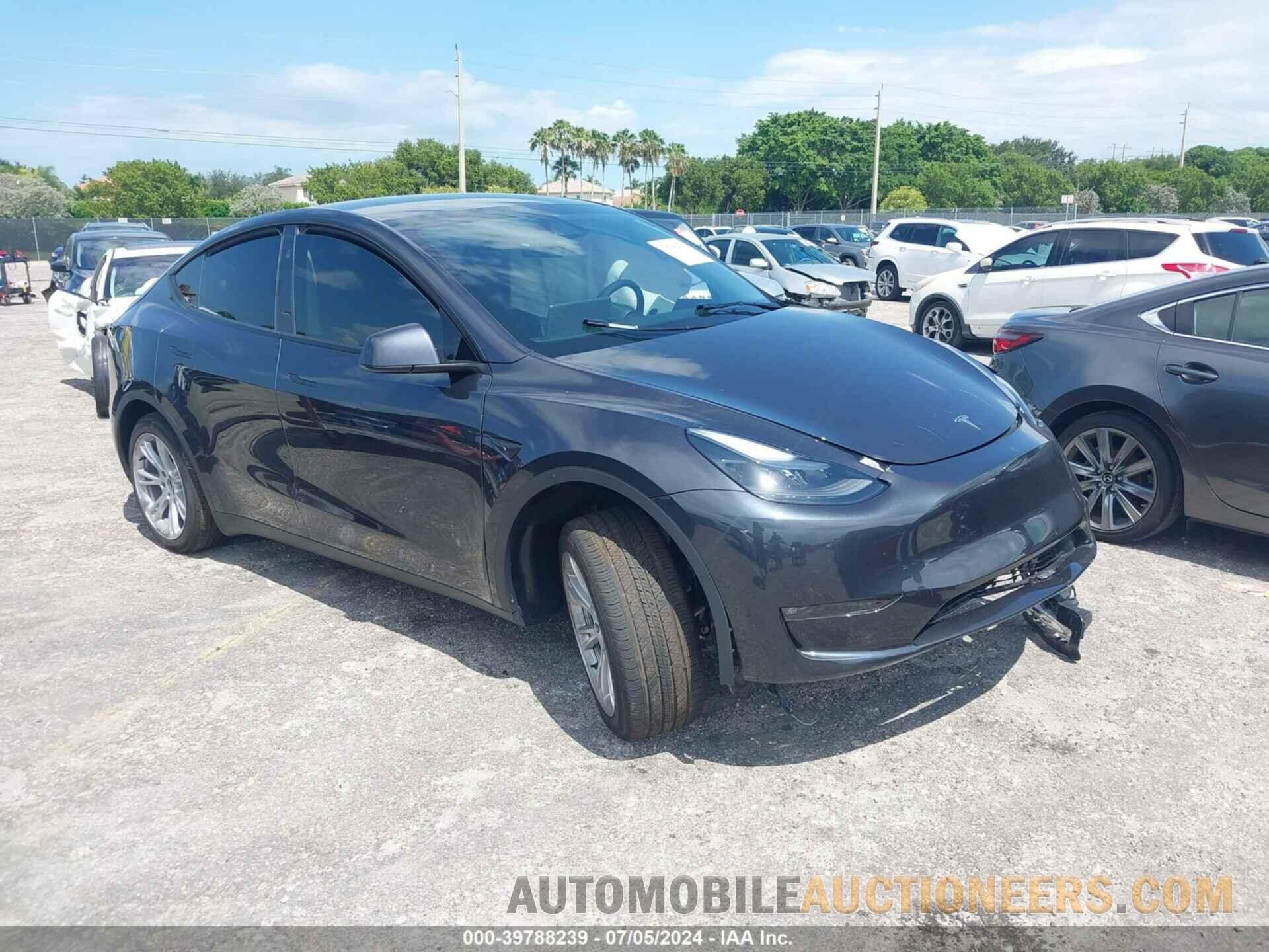 7SAYGAEE6RF080365 TESLA MODEL Y 2024