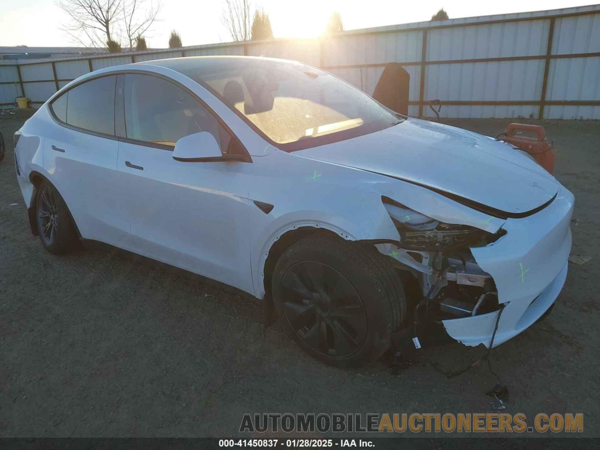 7SAYGAEE6RF206658 TESLA MODEL Y 2024