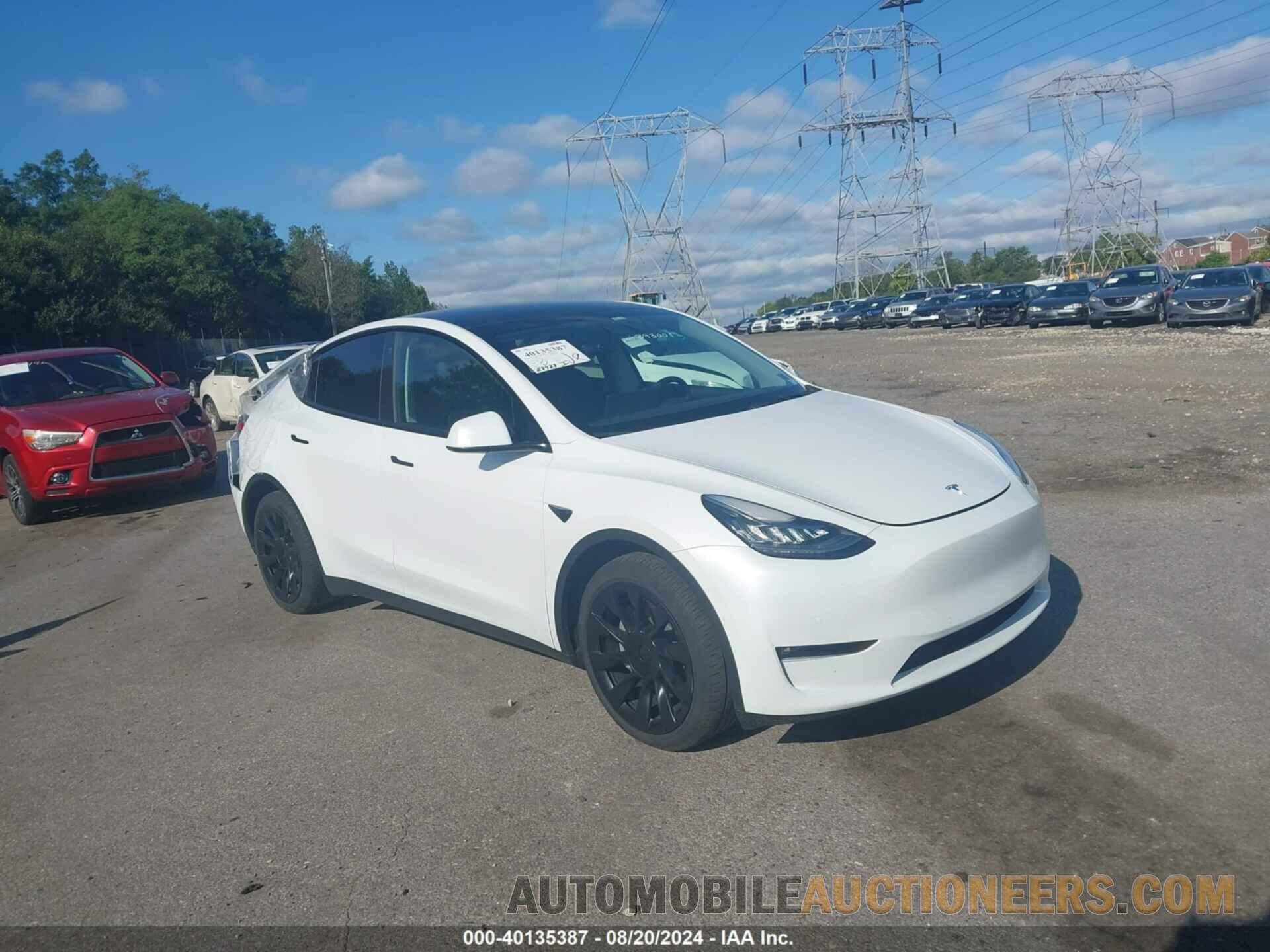 7SAYGAEE7NF393001 TESLA MODEL Y 2022