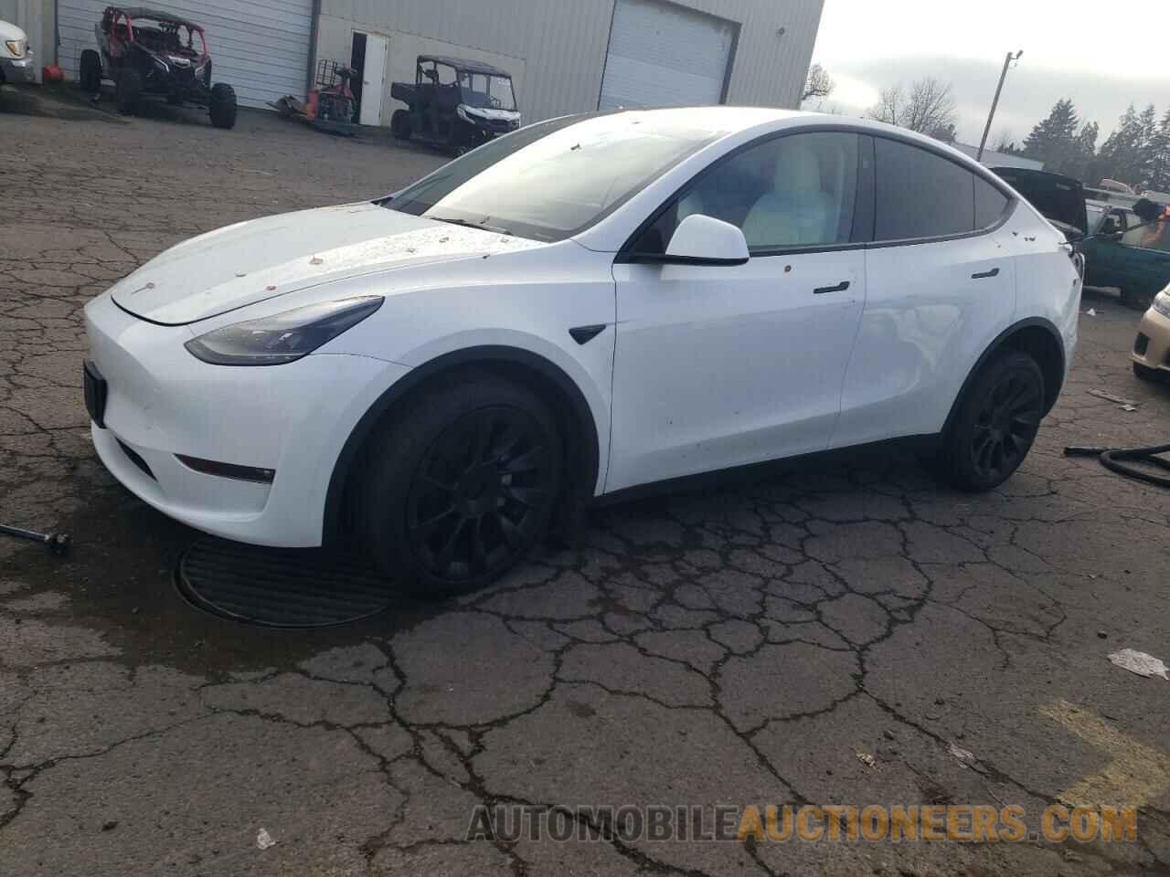 7SAYGAEE7RF077443 TESLA MODEL Y 2024