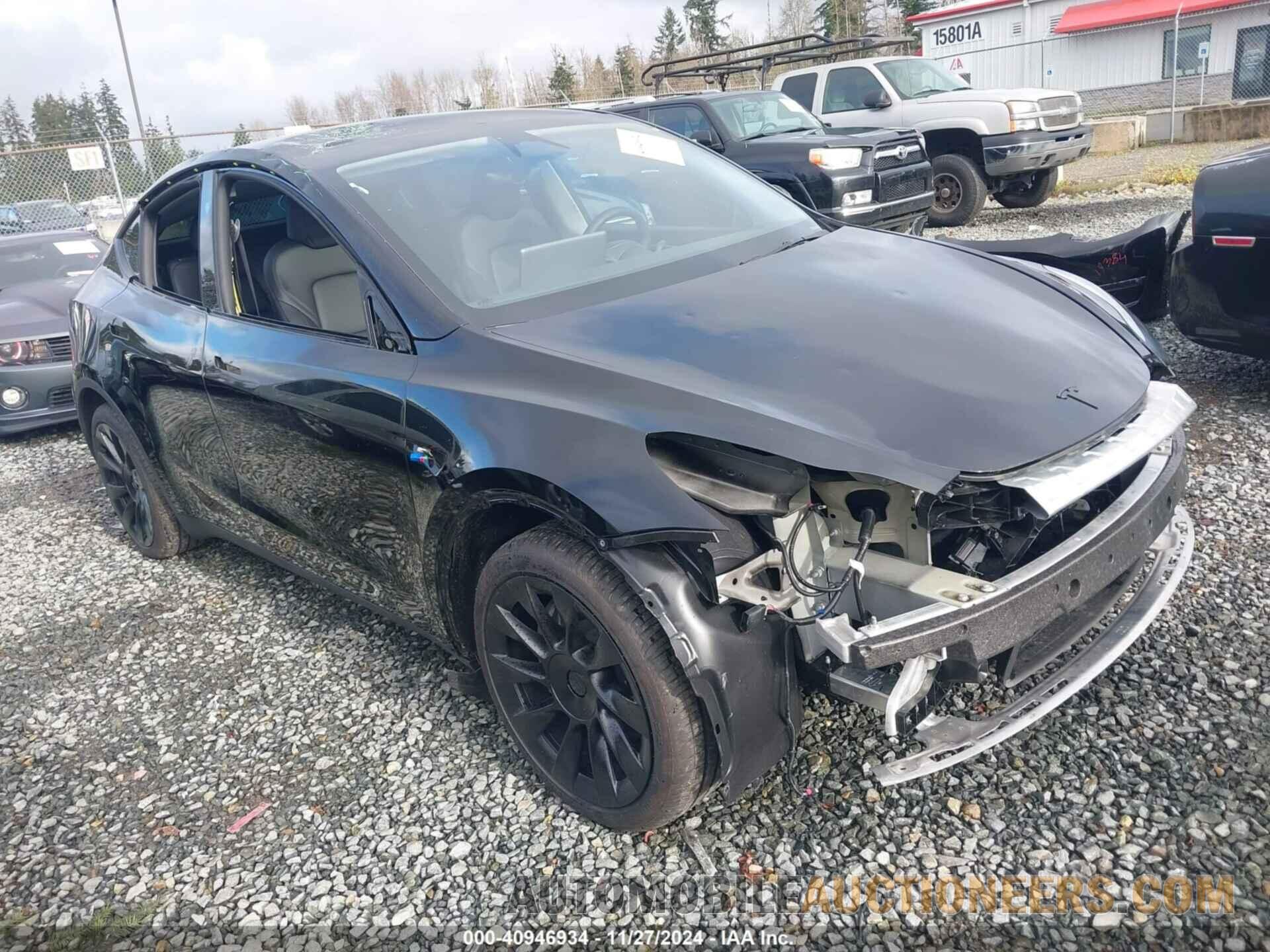 7SAYGAEE7RF118962 TESLA MODEL Y 2024