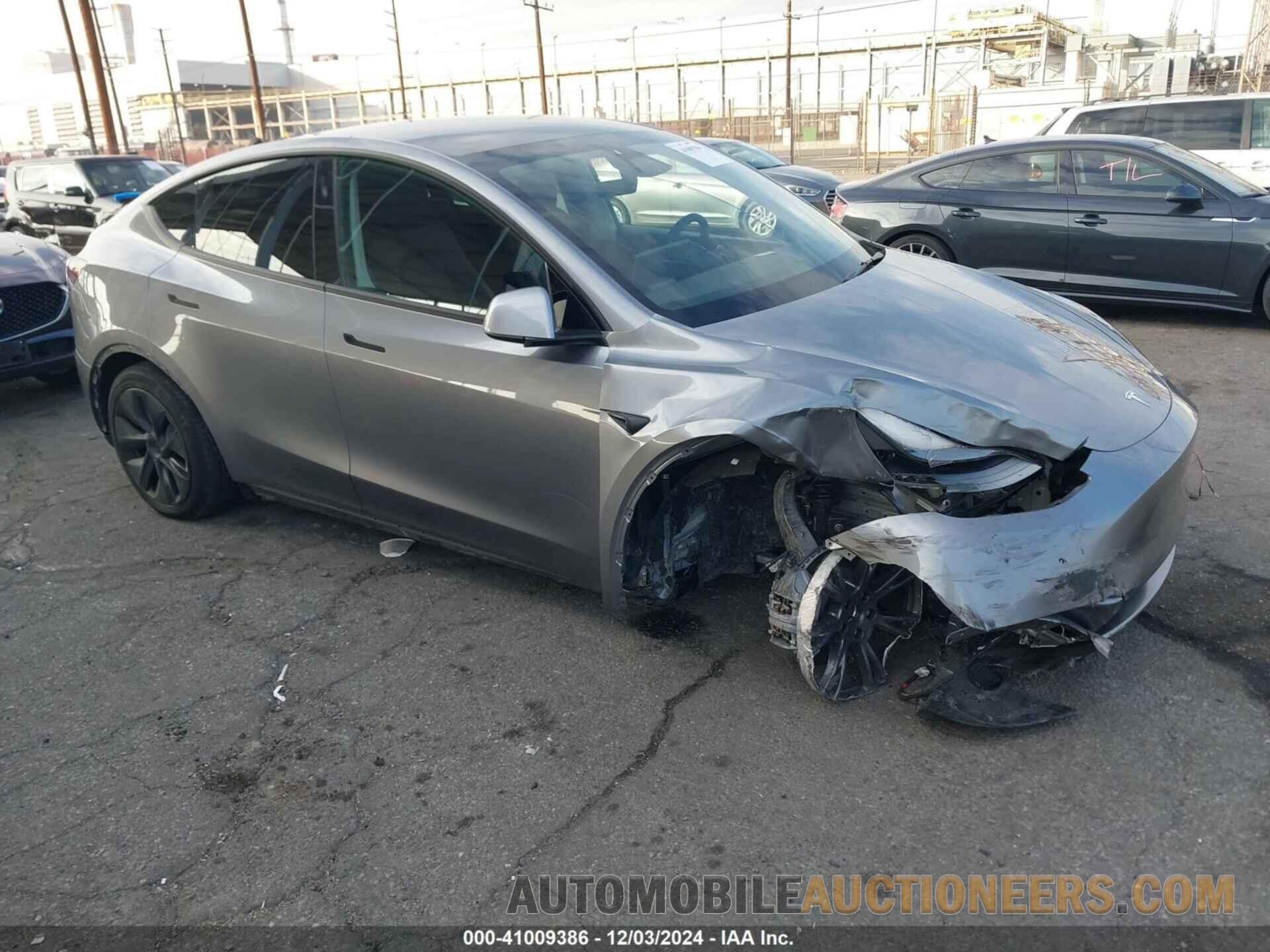 7SAYGAEE7RF122980 TESLA MODEL Y 2024