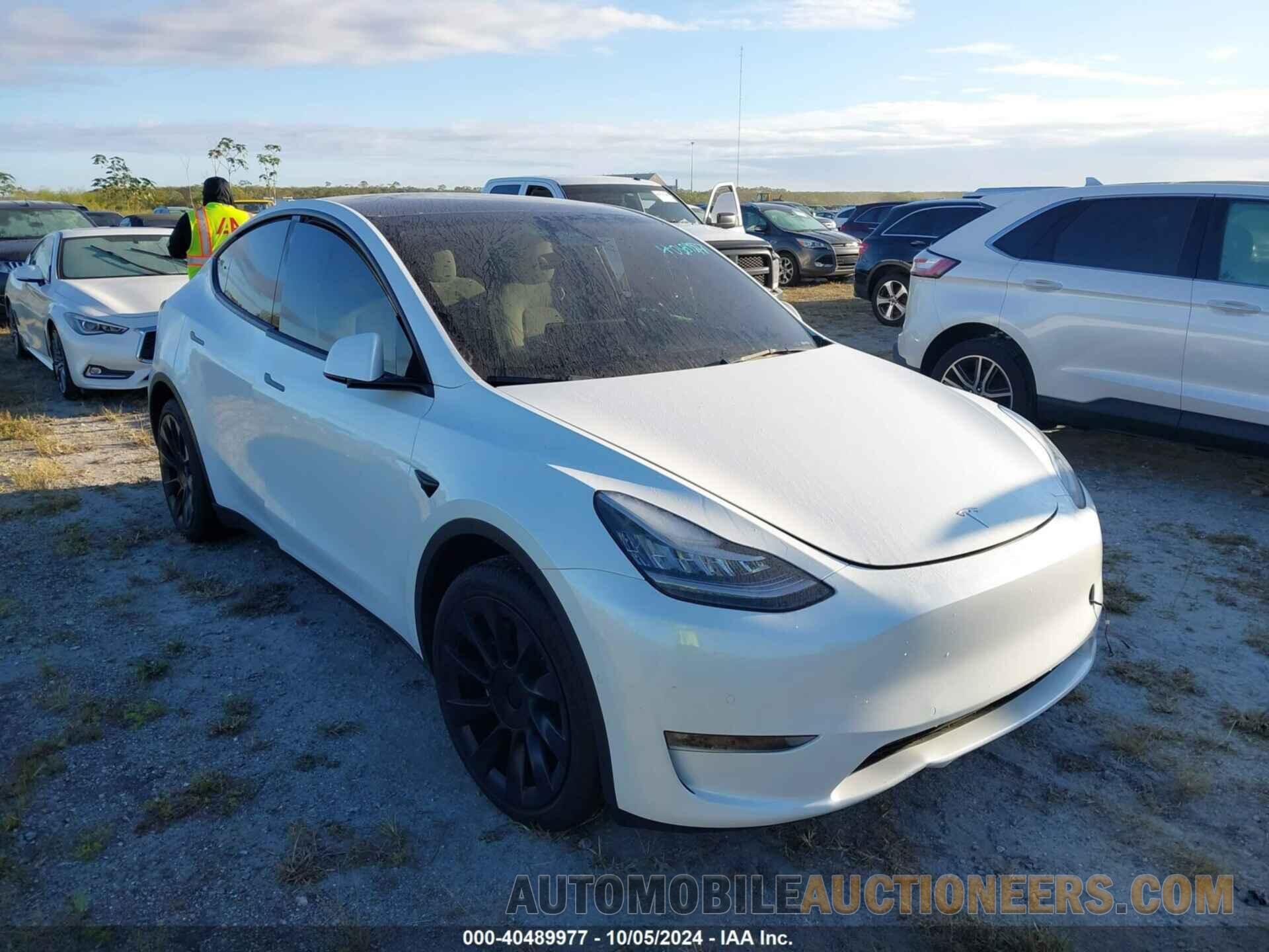 7SAYGAEE8NF468529 TESLA MODEL Y 2022