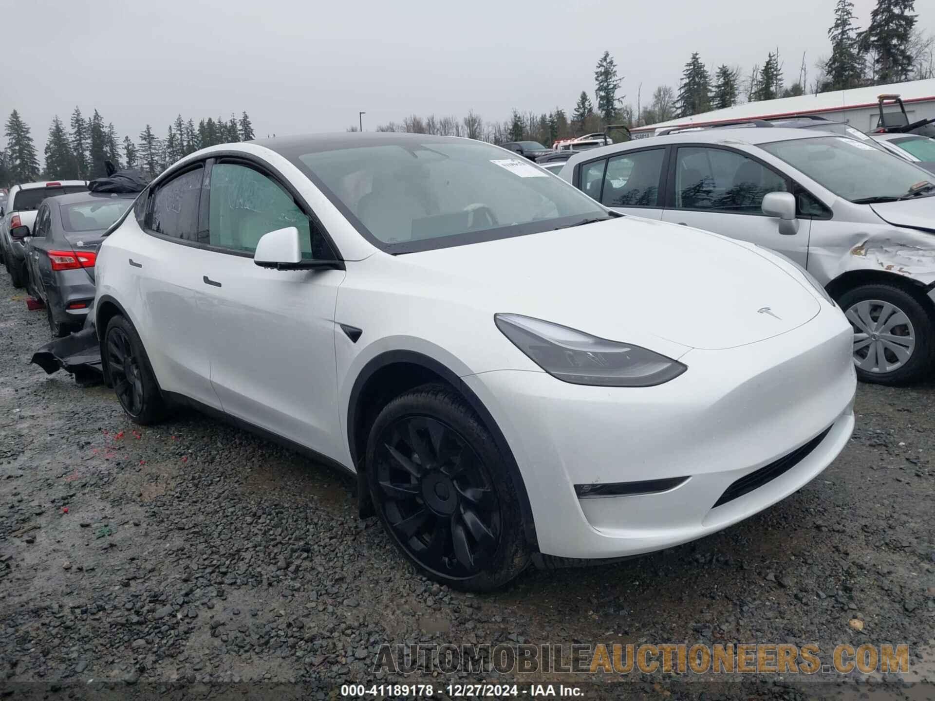 7SAYGAEE8RF004419 TESLA MODEL Y 2024