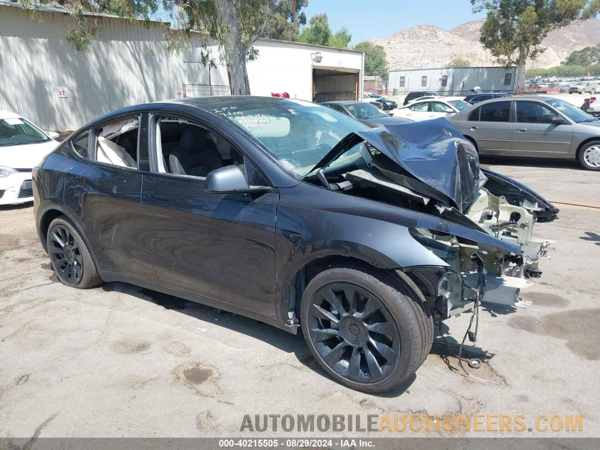 7SAYGAEE8RF030230 TESLA MODEL Y 2024