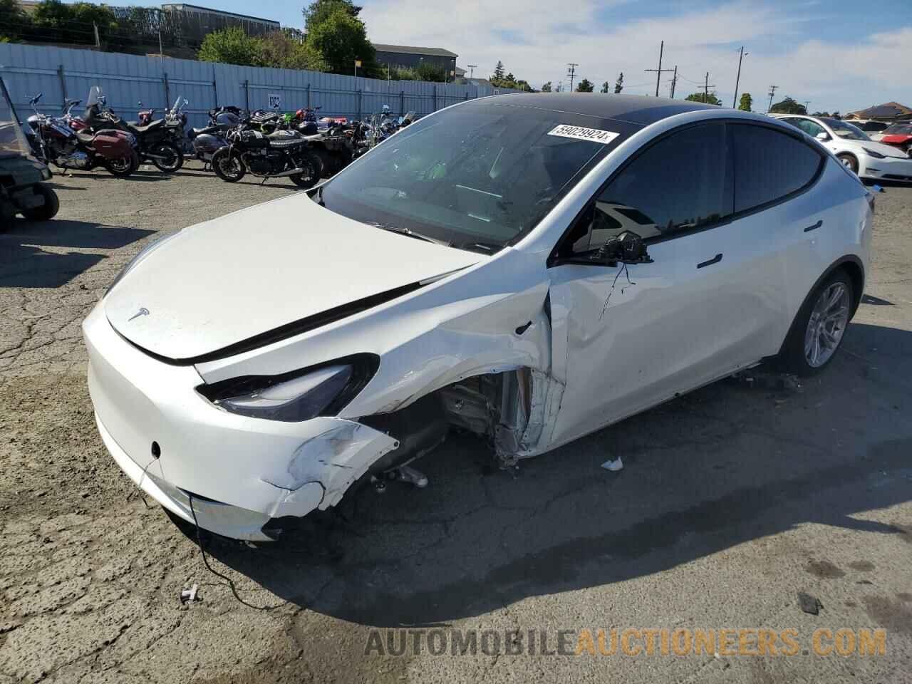 7SAYGAEE8RF048811 TESLA MODEL Y 2024