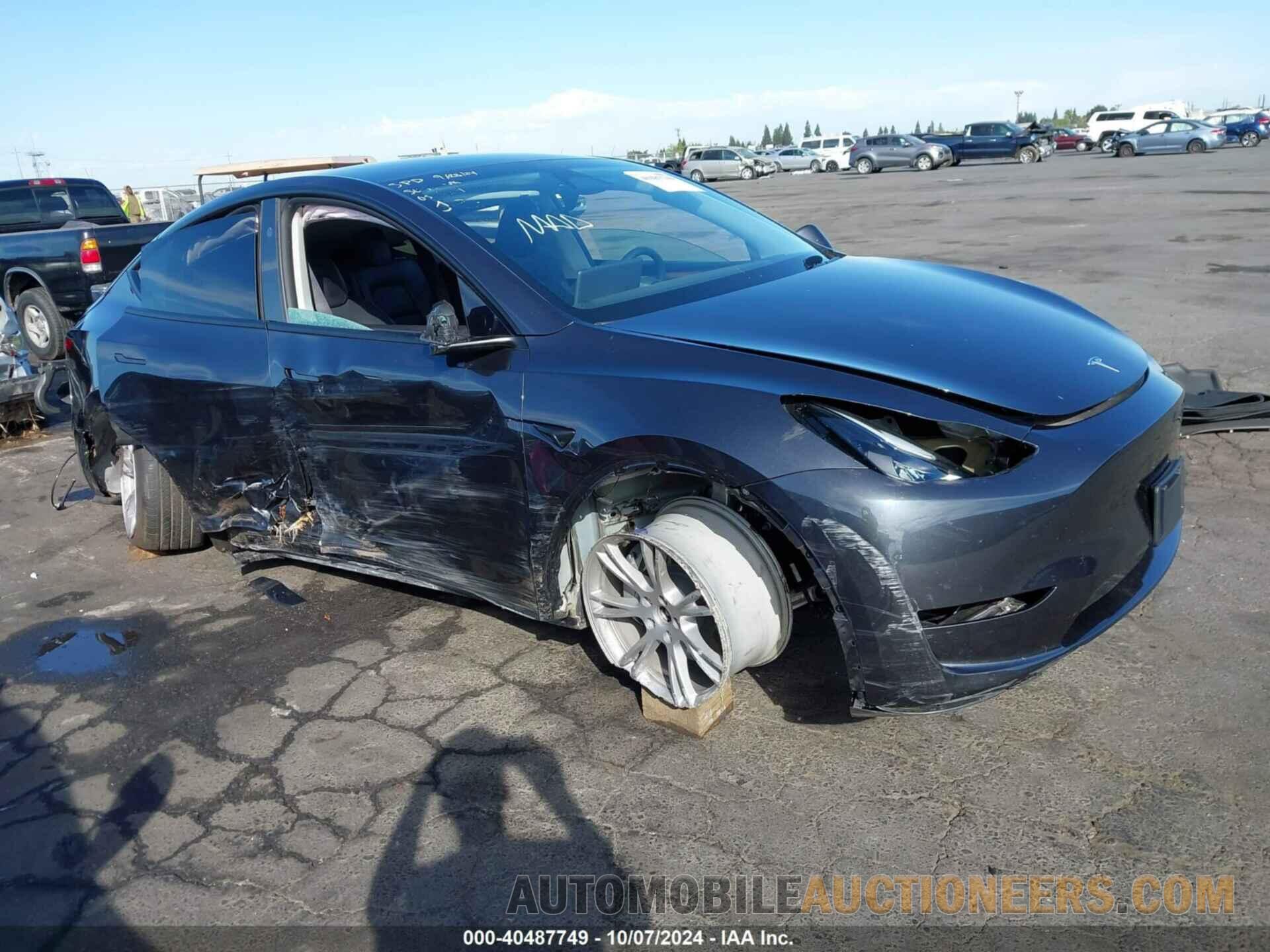 7SAYGAEE8RF069271 TESLA MODEL Y 2024