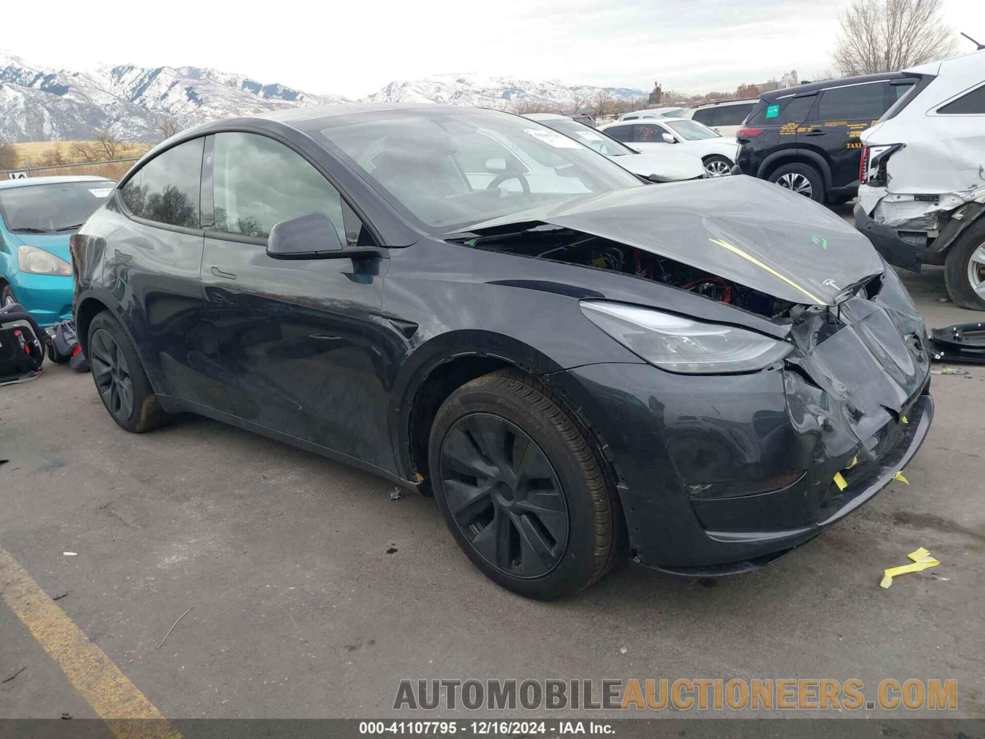 7SAYGAEE8RF210386 TESLA MODEL Y 2024