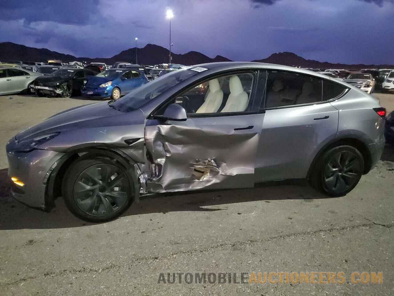 7SAYGAEE9RF168505 TESLA MODEL Y 2024