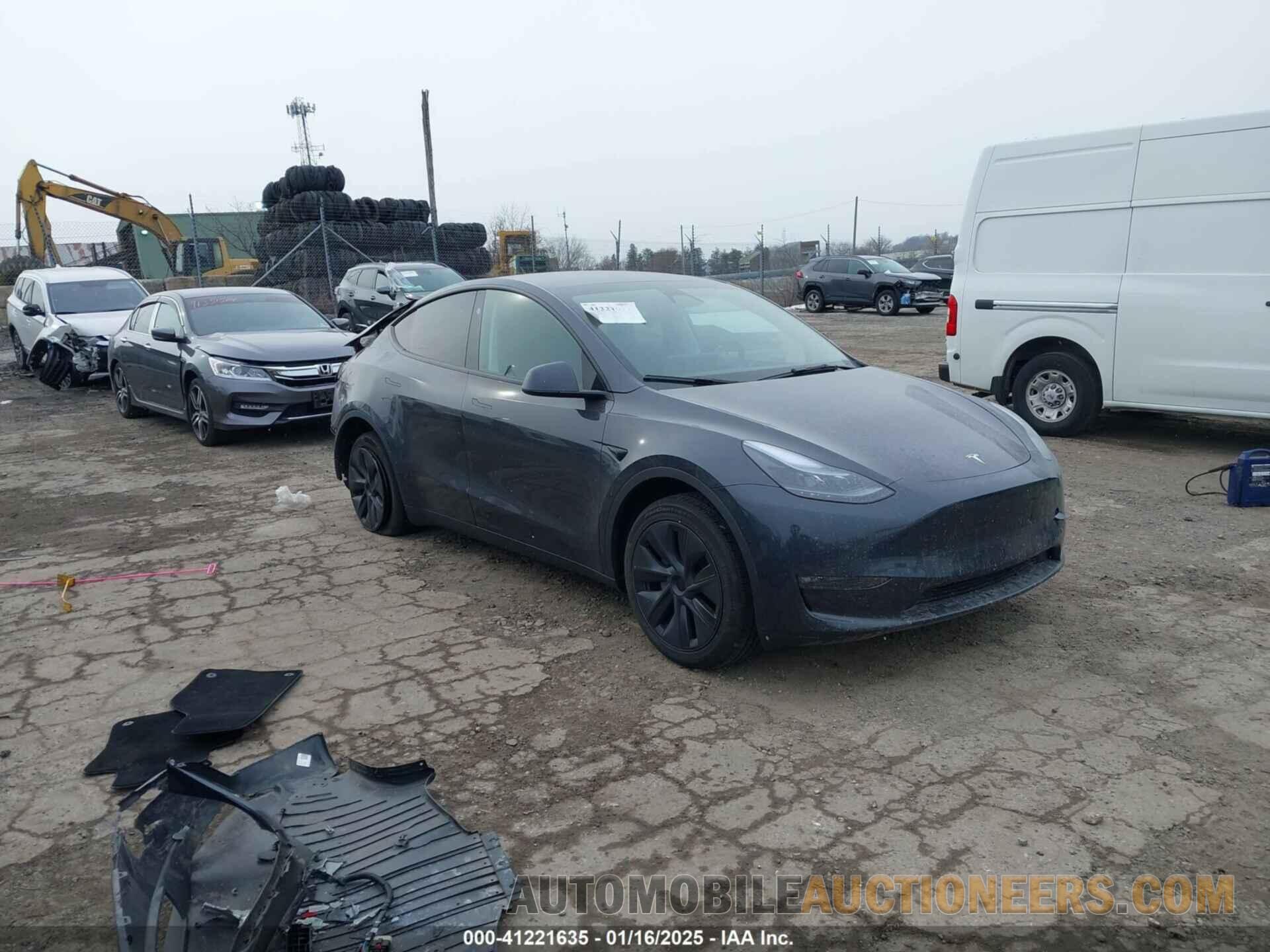 7SAYGAEE9RF180802 TESLA MODEL Y 2024