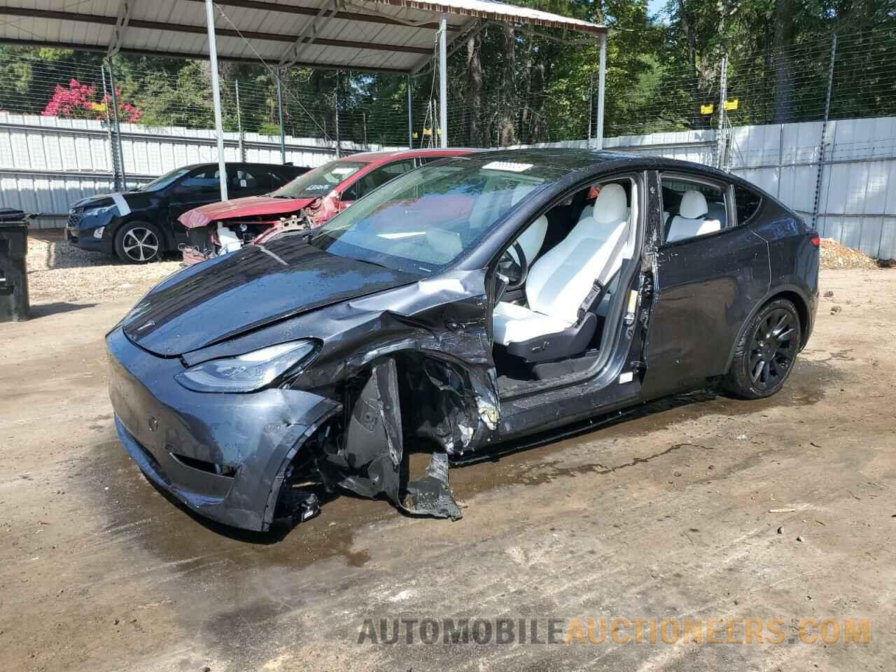 7SAYGDED0RF015097 TESLA MODEL Y 2024