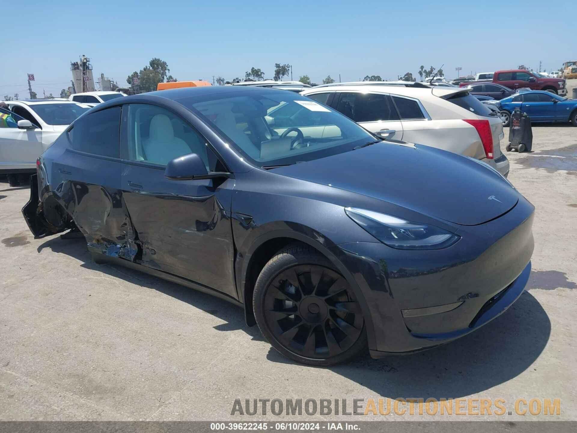 7SAYGDED0RF025001 TESLA MODEL Y 2024