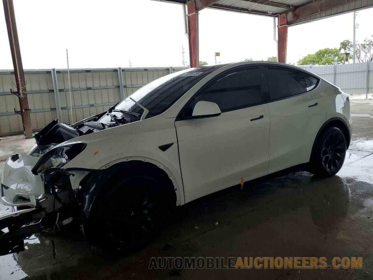 7SAYGDED0RF034717 TESLA MODEL Y 2024