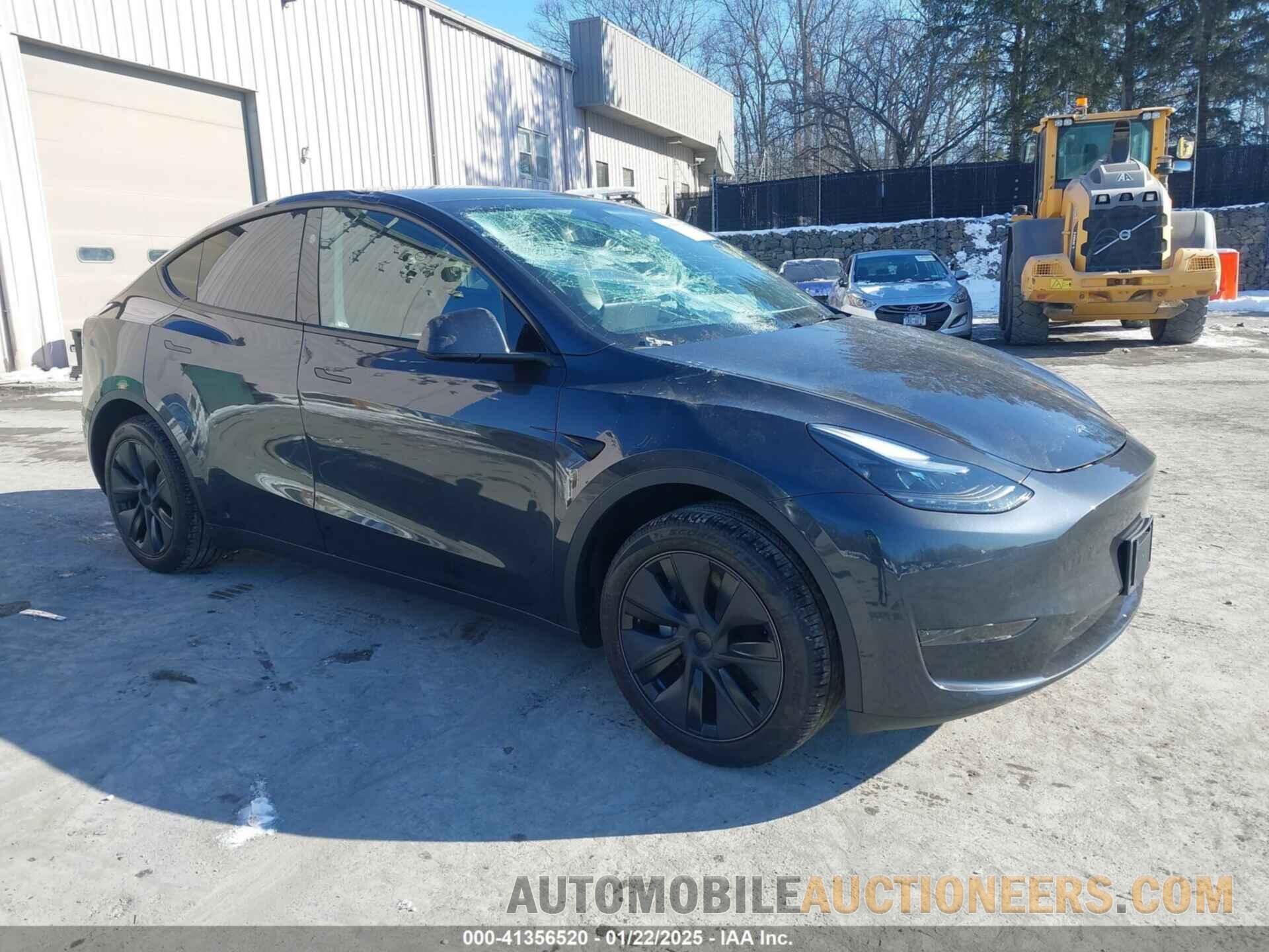 7SAYGDED0SF256230 TESLA MODEL Y 2025