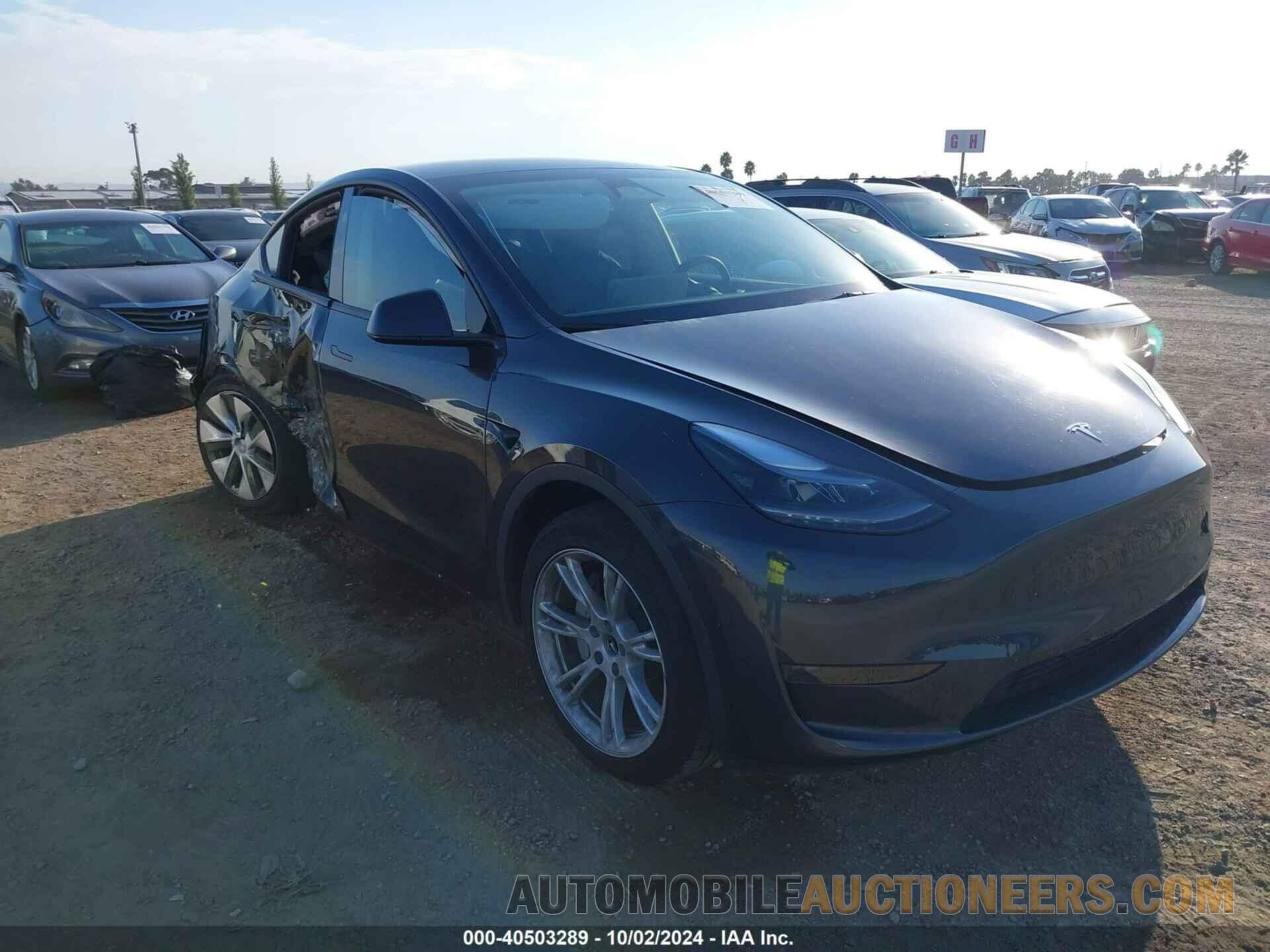 7SAYGDED1RF050277 TESLA MODEL Y 2024