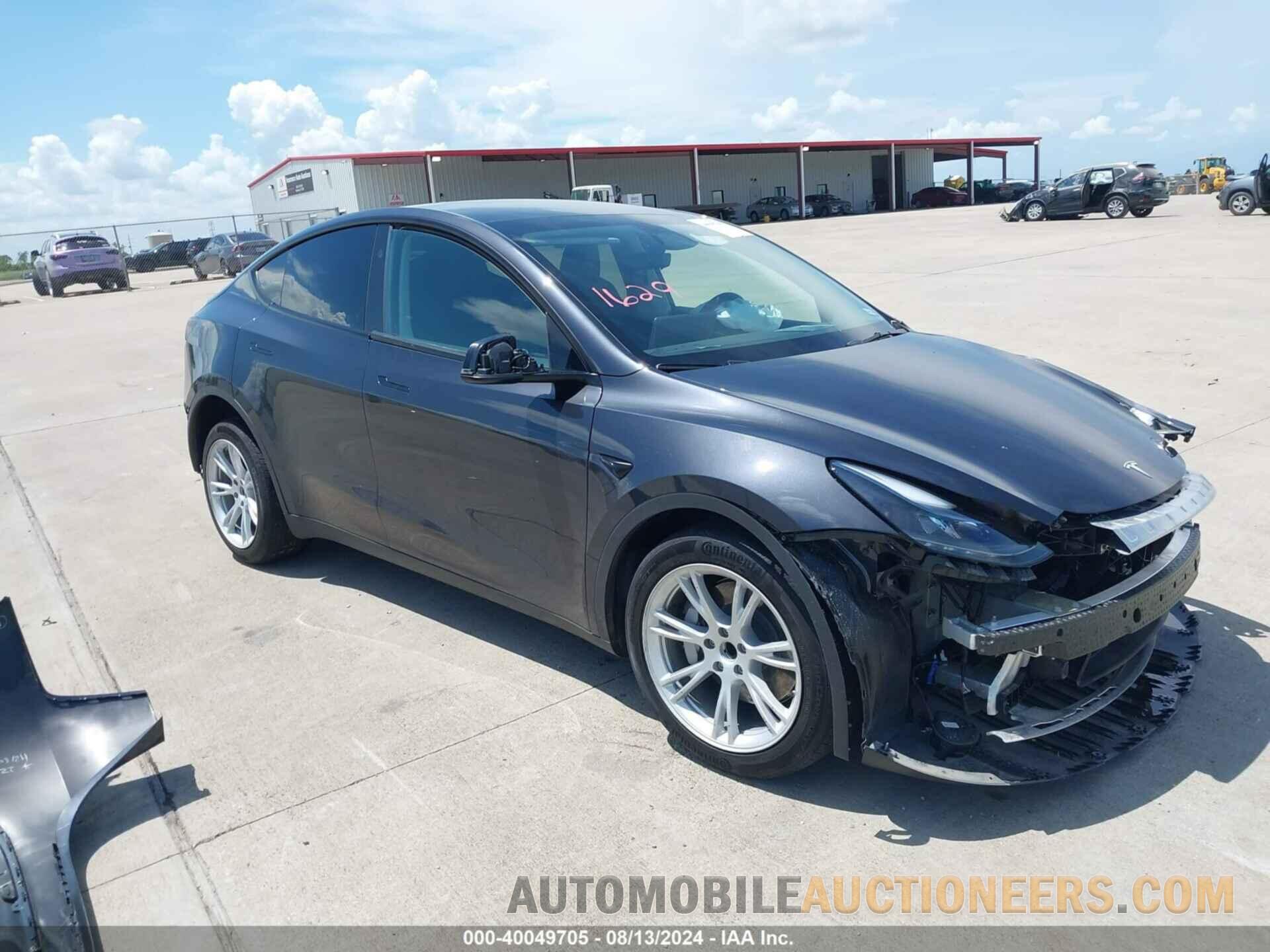 7SAYGDED1RF052031 TESLA MODEL Y 2024