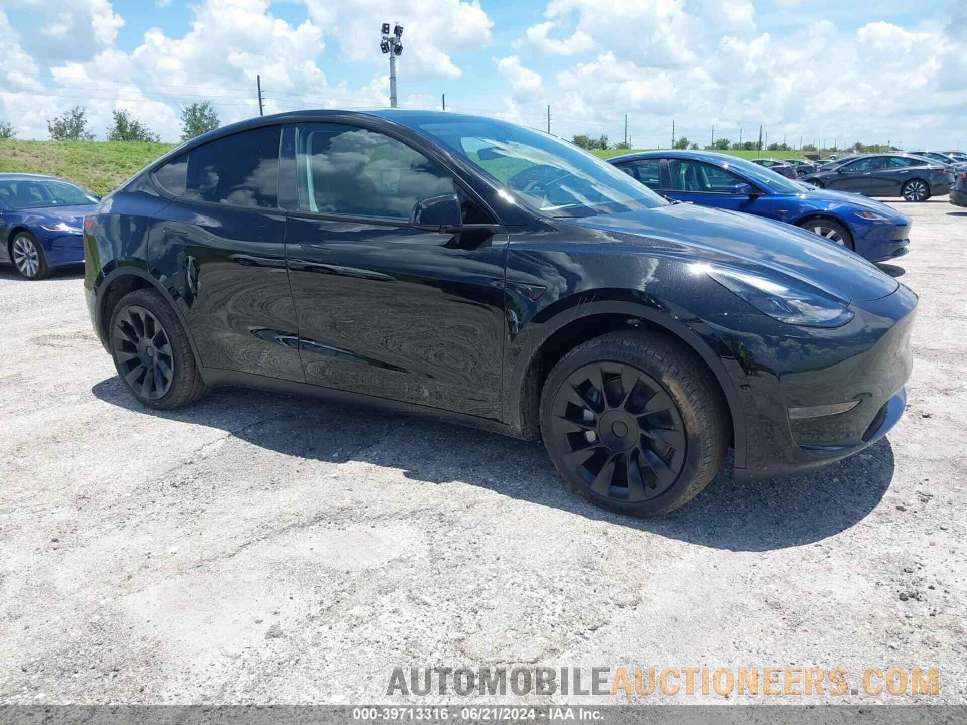 7SAYGDED1RF095087 TESLA MODEL Y 2024