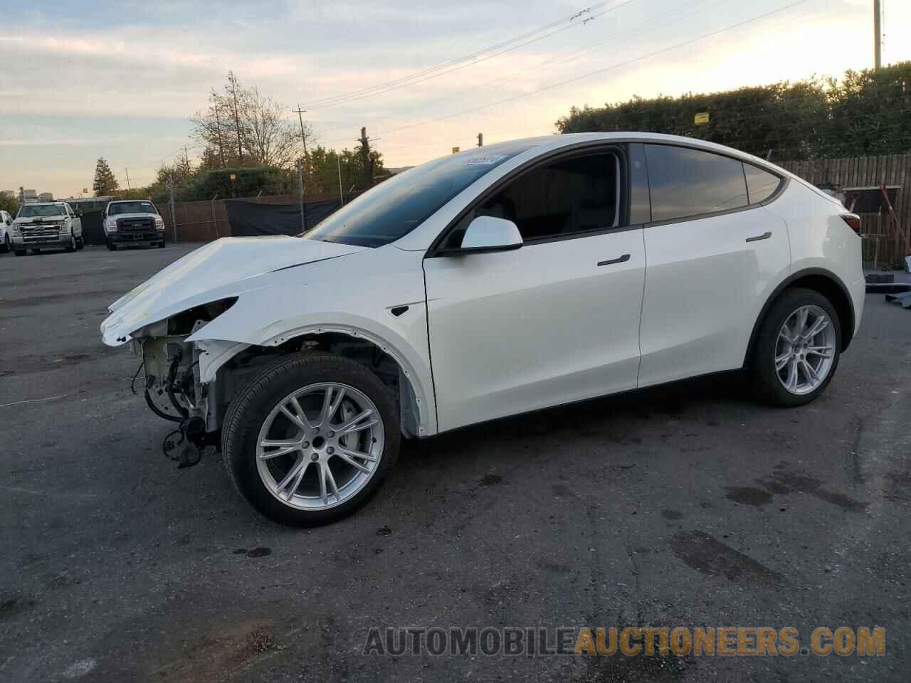 7SAYGDED2RF029678 TESLA MODEL Y 2024