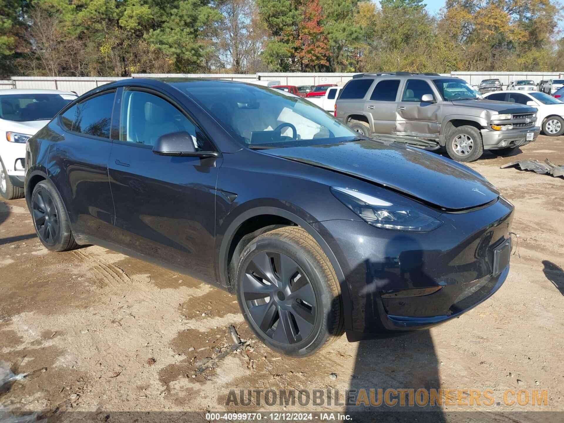 7SAYGDED3RA304827 TESLA MODEL Y 2024