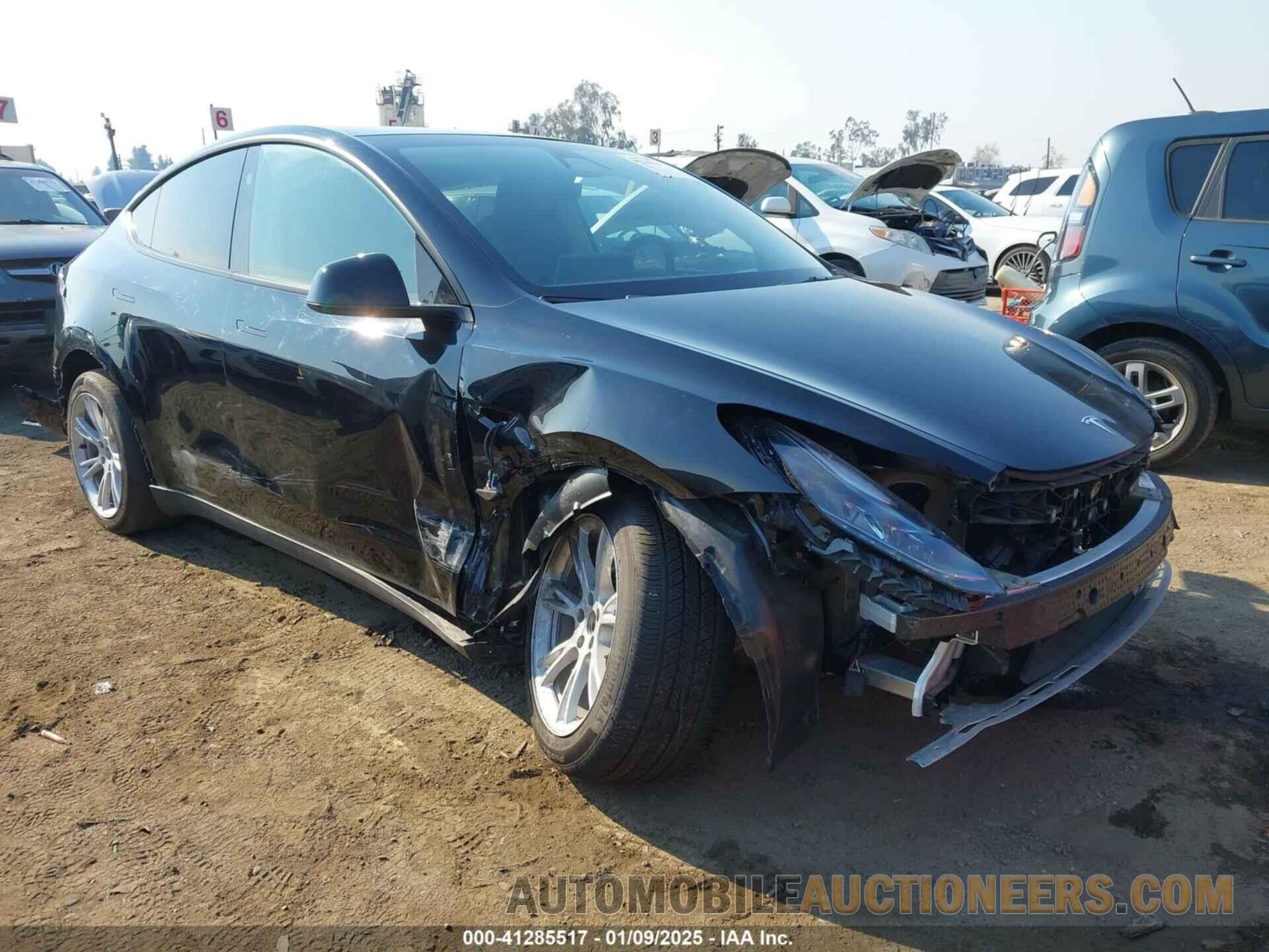 7SAYGDED3RF050698 TESLA MODEL Y 2024