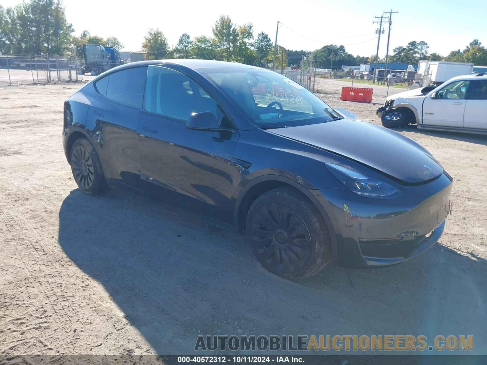 7SAYGDED3RF092501 TESLA MODEL Y 2024