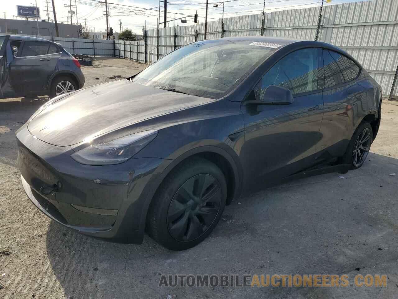 7SAYGDED3RF181758 TESLA MODEL Y 2024