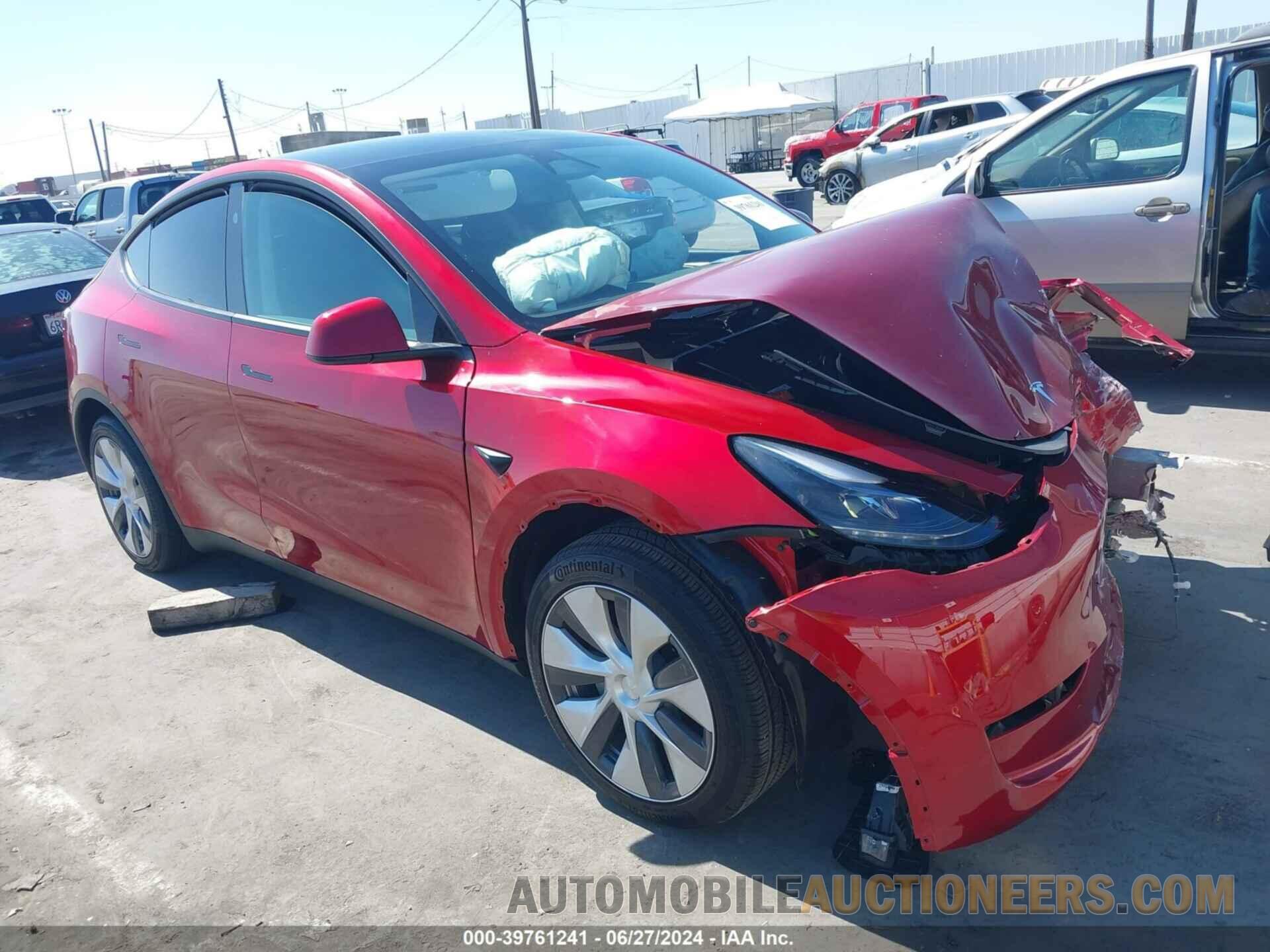 7SAYGDED4RF008220 TESLA MODEL Y 2024