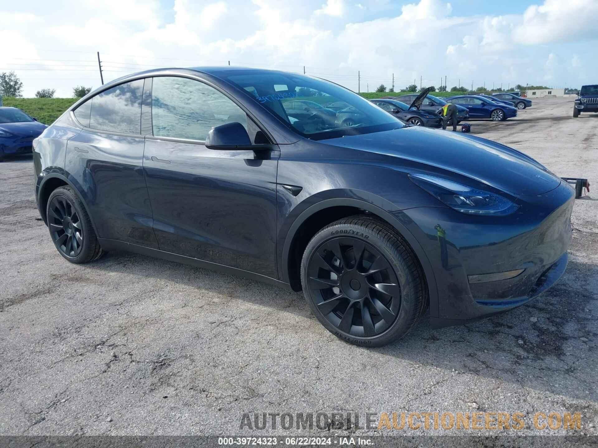 7SAYGDED4RF075044 TESLA MODEL Y 2024