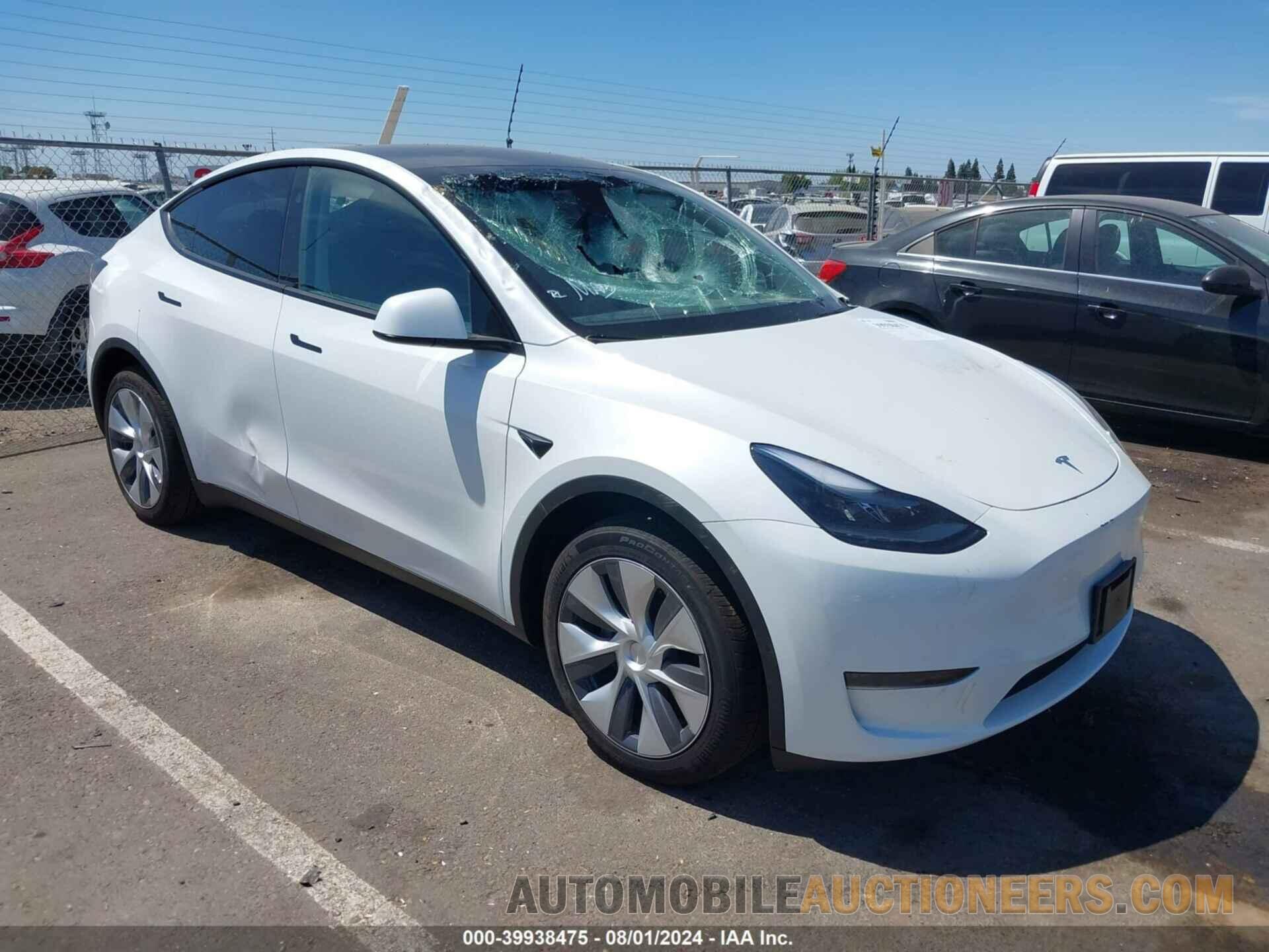 7SAYGDED4RF093754 TESLA MODEL Y 2024