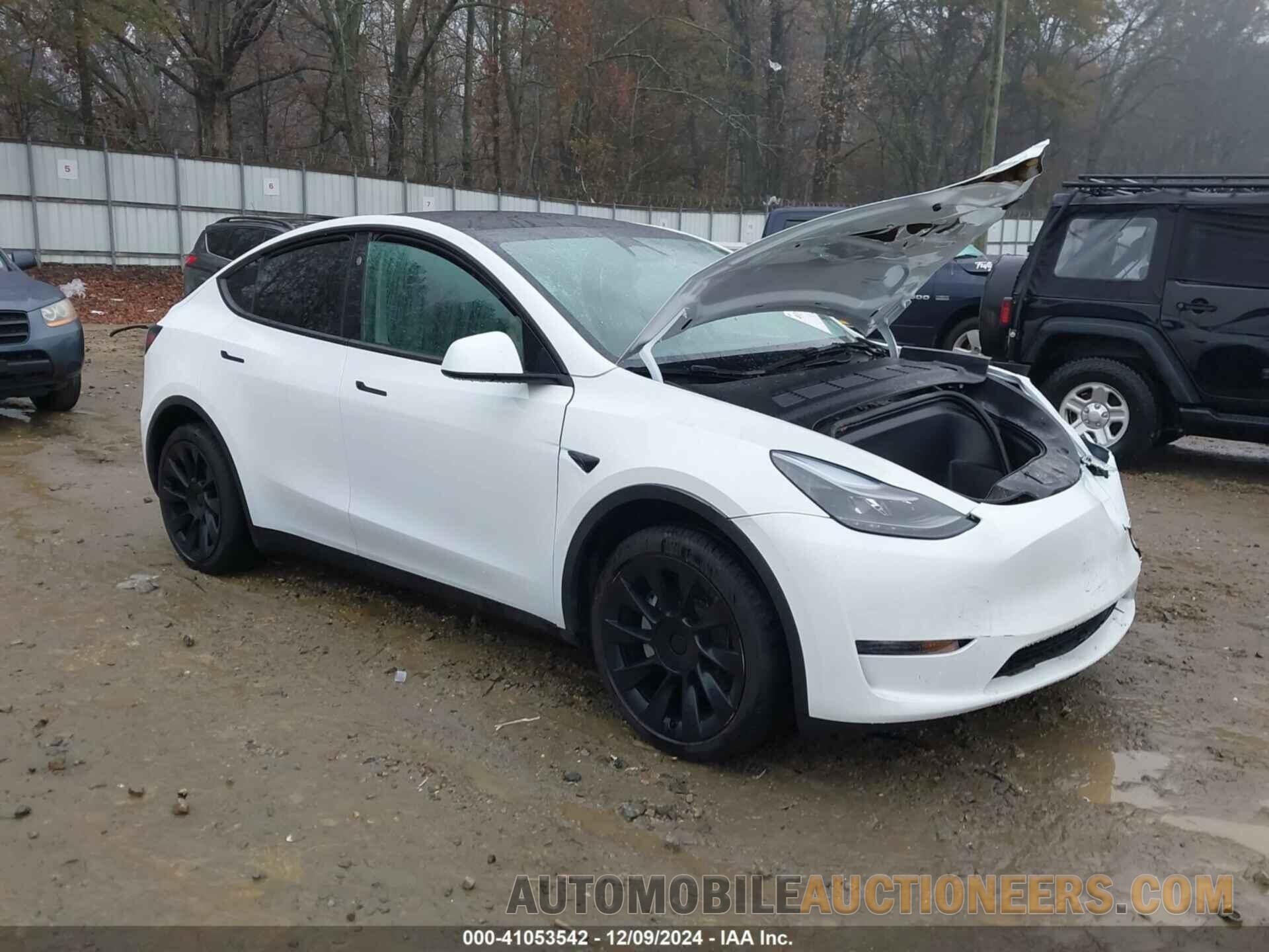 7SAYGDED4RF101092 TESLA MODEL Y 2024