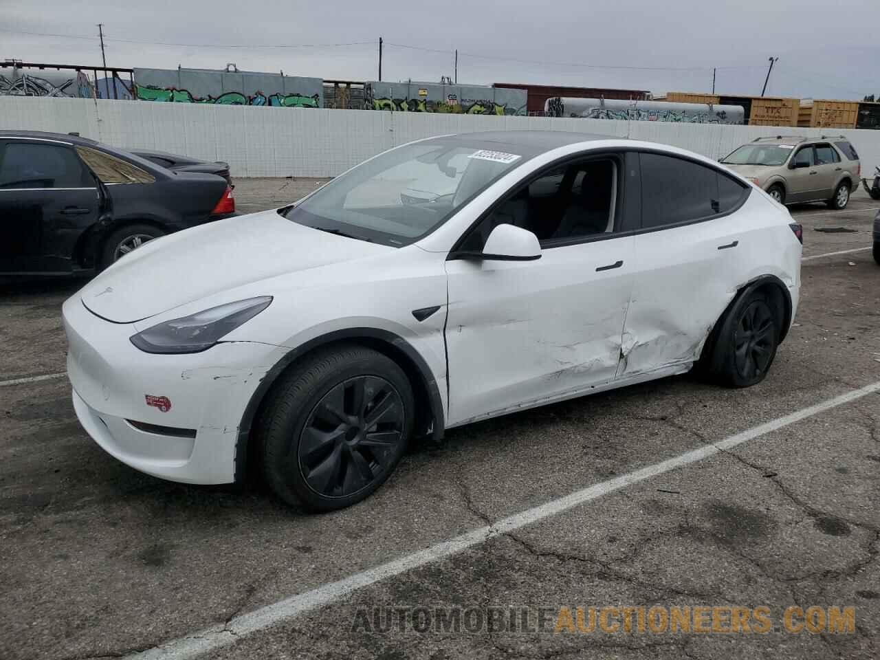 7SAYGDED4RF126087 TESLA MODEL Y 2024