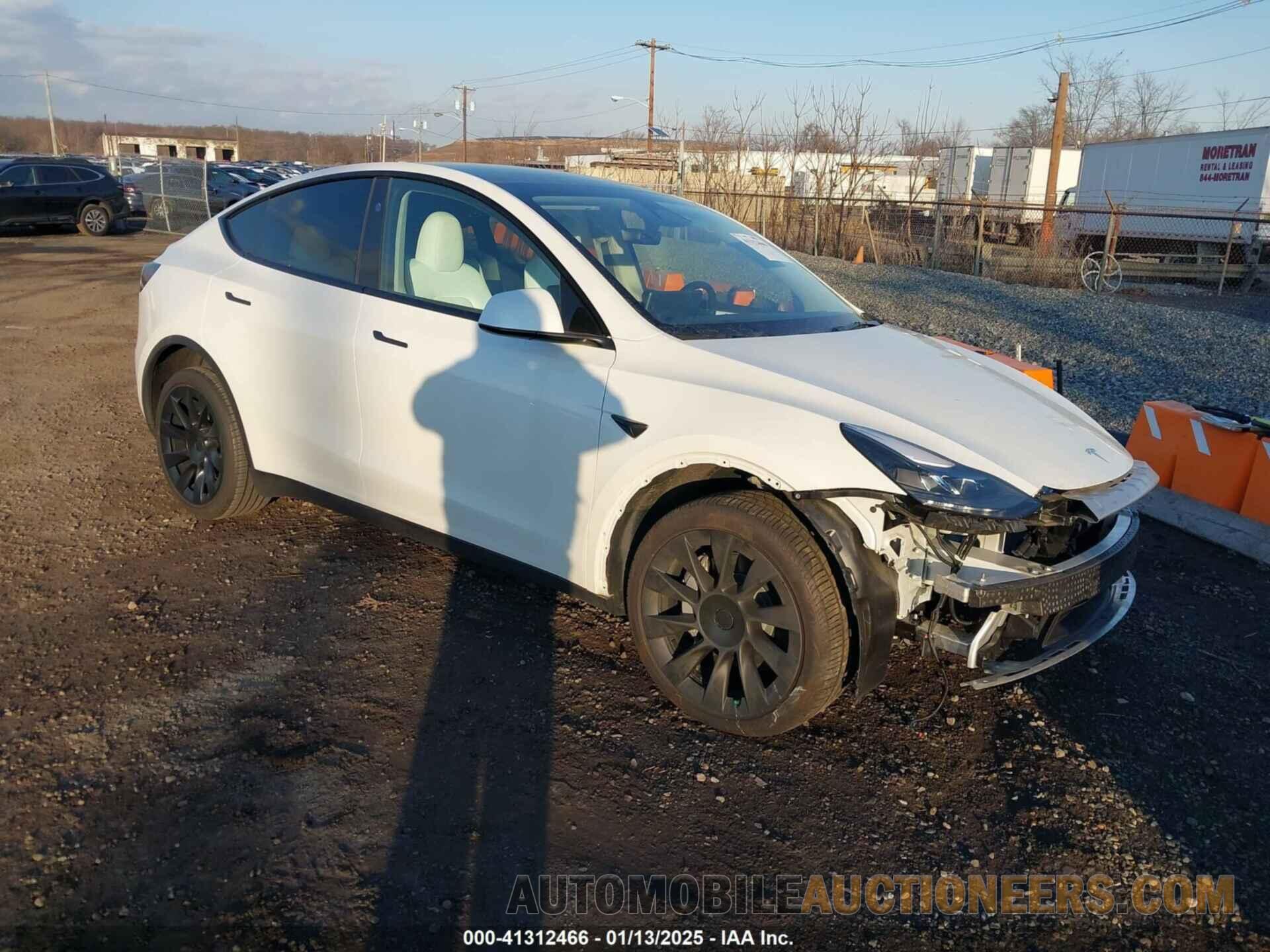 7SAYGDED5RF010087 TESLA MODEL Y 2024