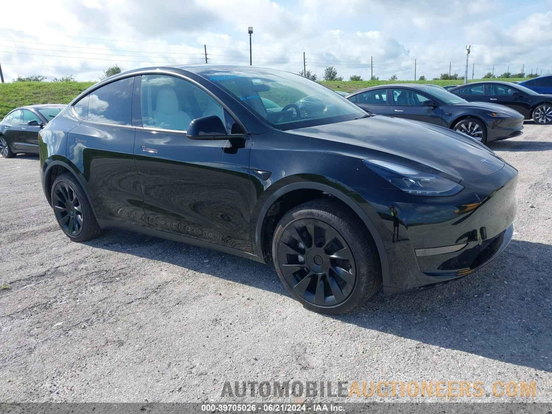 7SAYGDED5RF084030 TESLA MODEL Y 2024