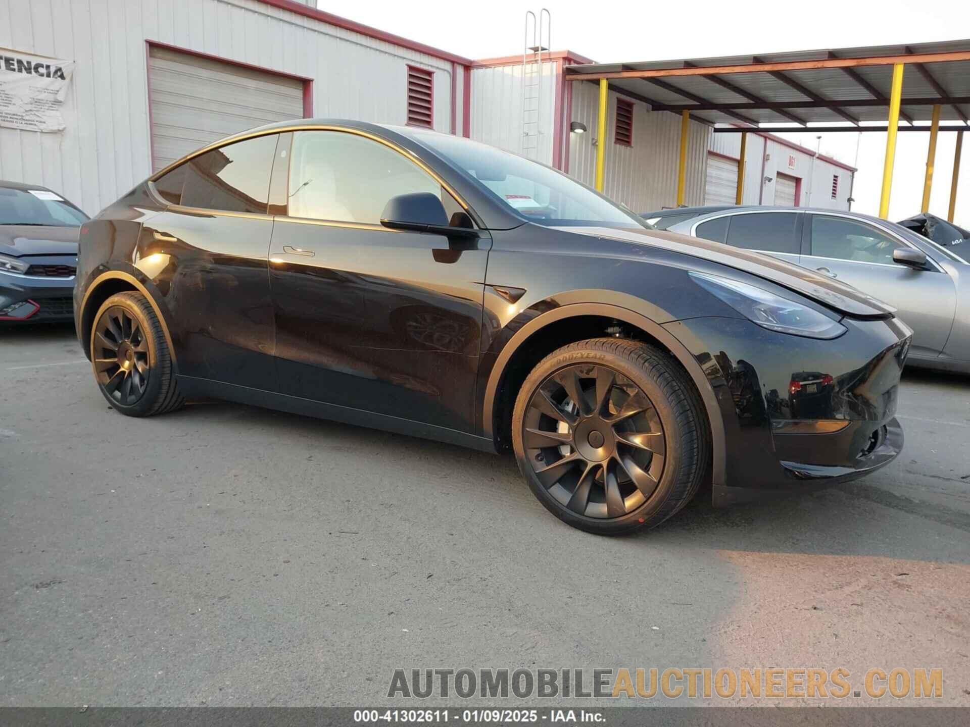 7SAYGDED5SF281818 TESLA MODEL Y 2025