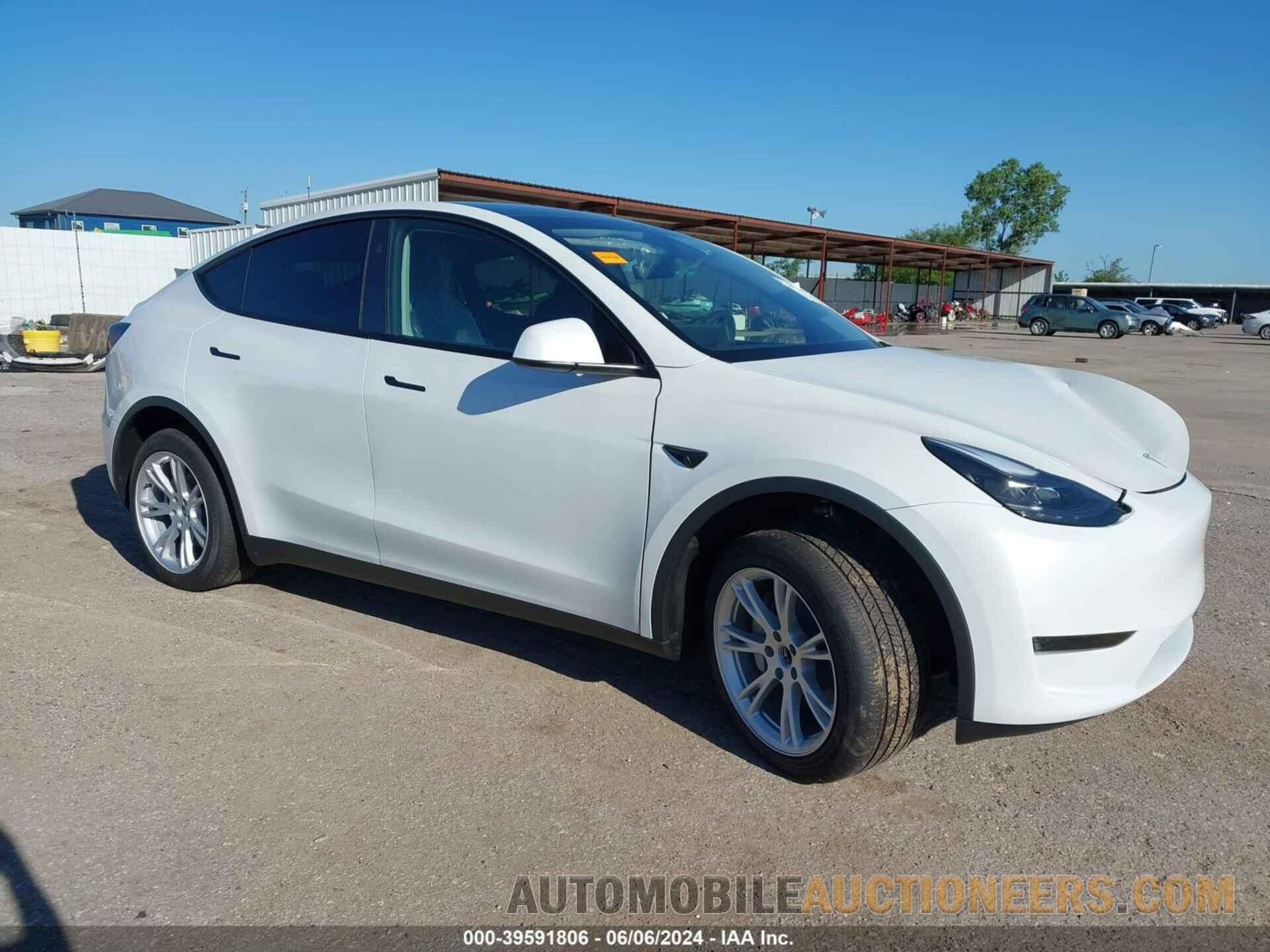 7SAYGDED6RF066040 TESLA MODEL Y 2024