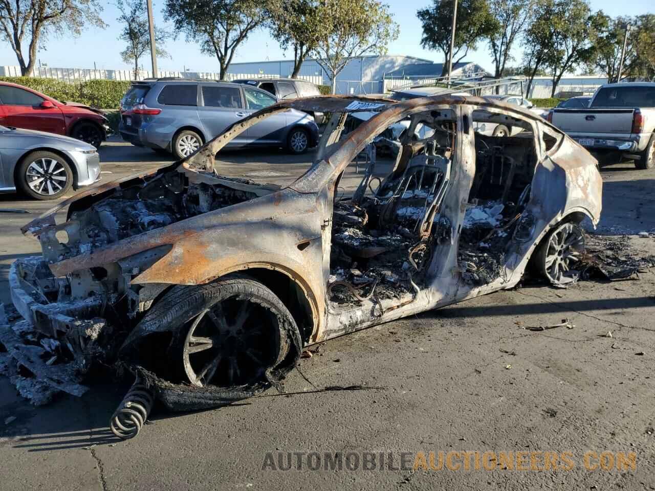 7SAYGDED6RF102213 TESLA MODEL Y 2024