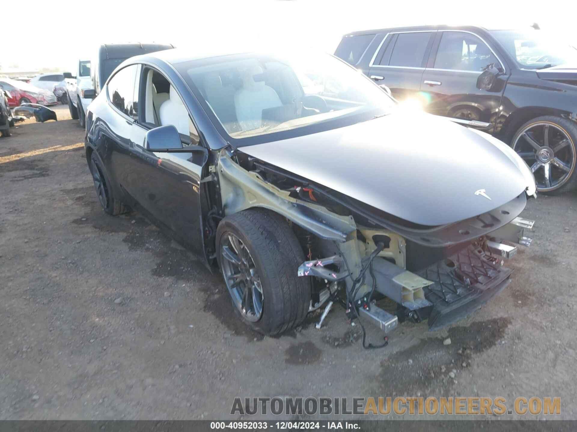 7SAYGDED6RF103670 TESLA MODEL Y 2024