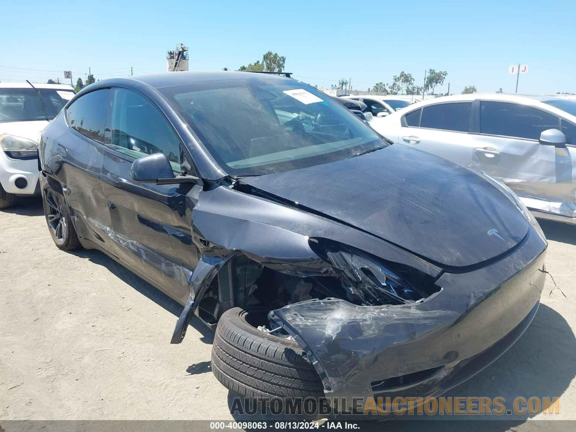 7SAYGDED6RF103975 TESLA MODEL Y 2024