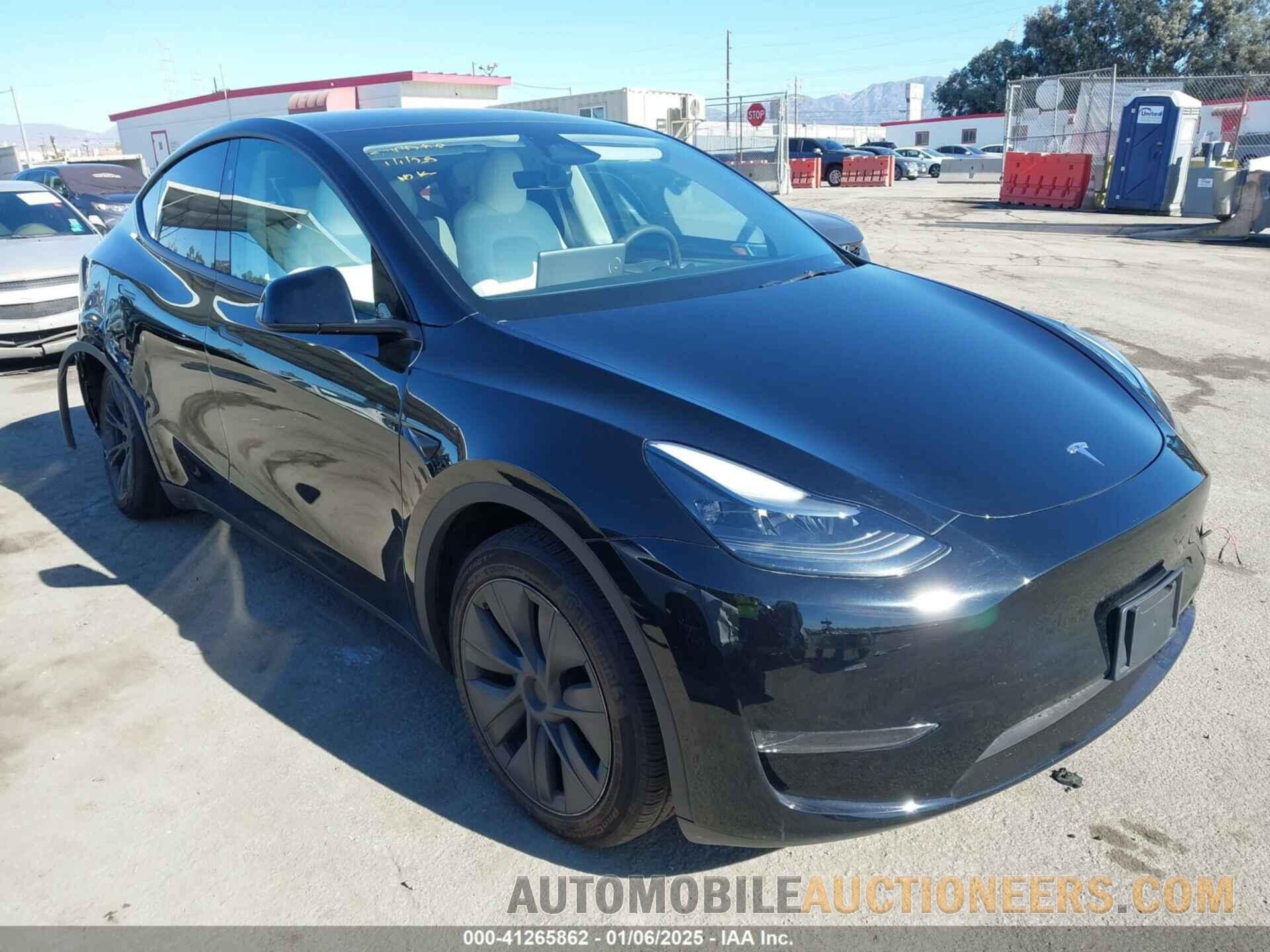 7SAYGDED6RF152657 TESLA MODEL Y 2024